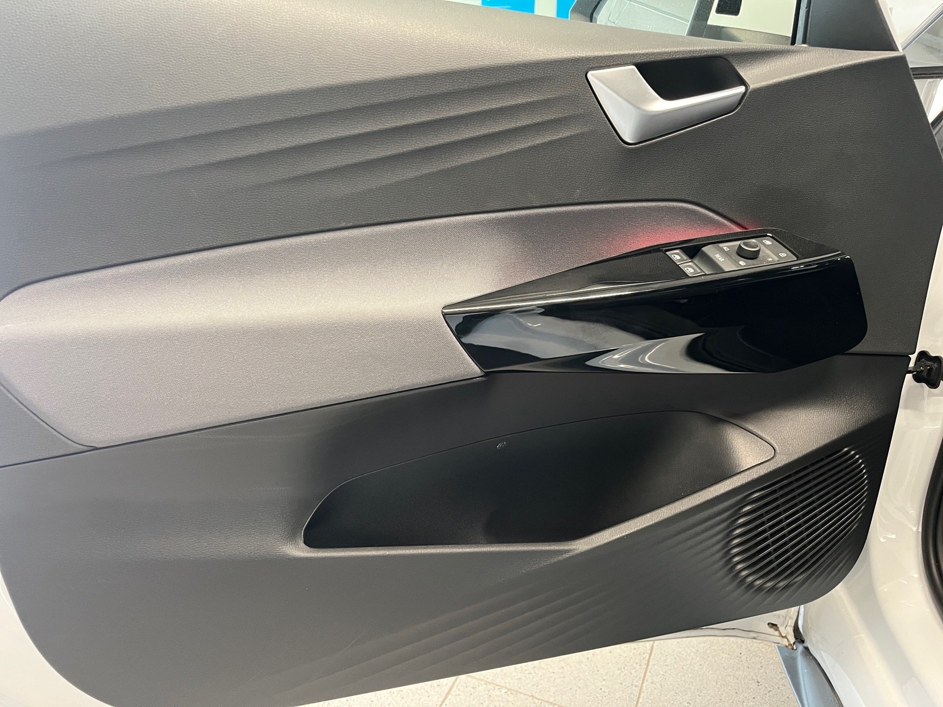 ID.3 PRO PERFORMANCE+ALU 19+360° KAMERA+KEYLESS+WÄRMEPUMPE+ACC+NAVI PRO+KLIMA