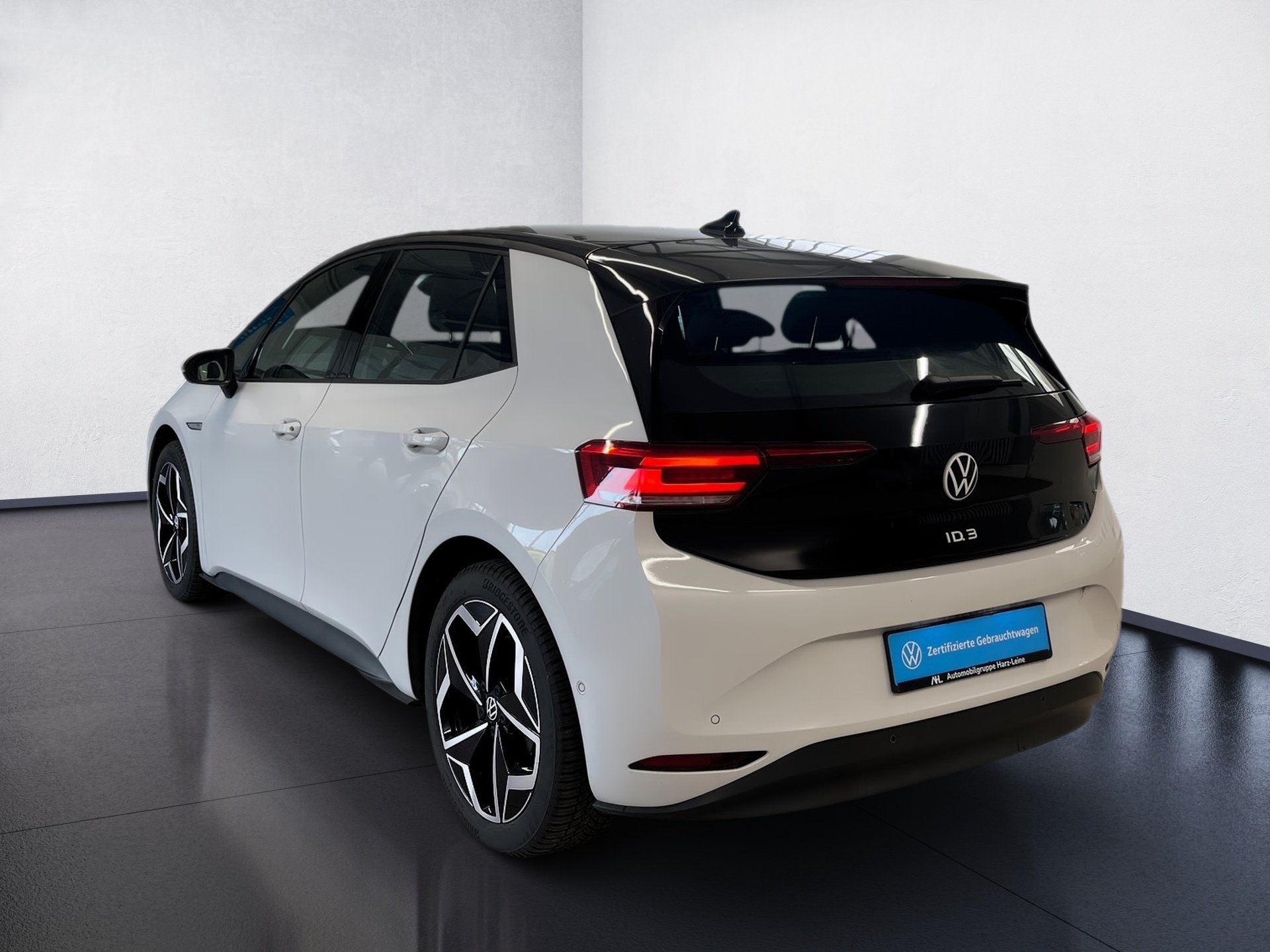 ID.3 PRO PERFORMANCE+ALU 19+360° KAMERA+KEYLESS+WÄRMEPUMPE+ACC+NAVI PRO+KLIMA