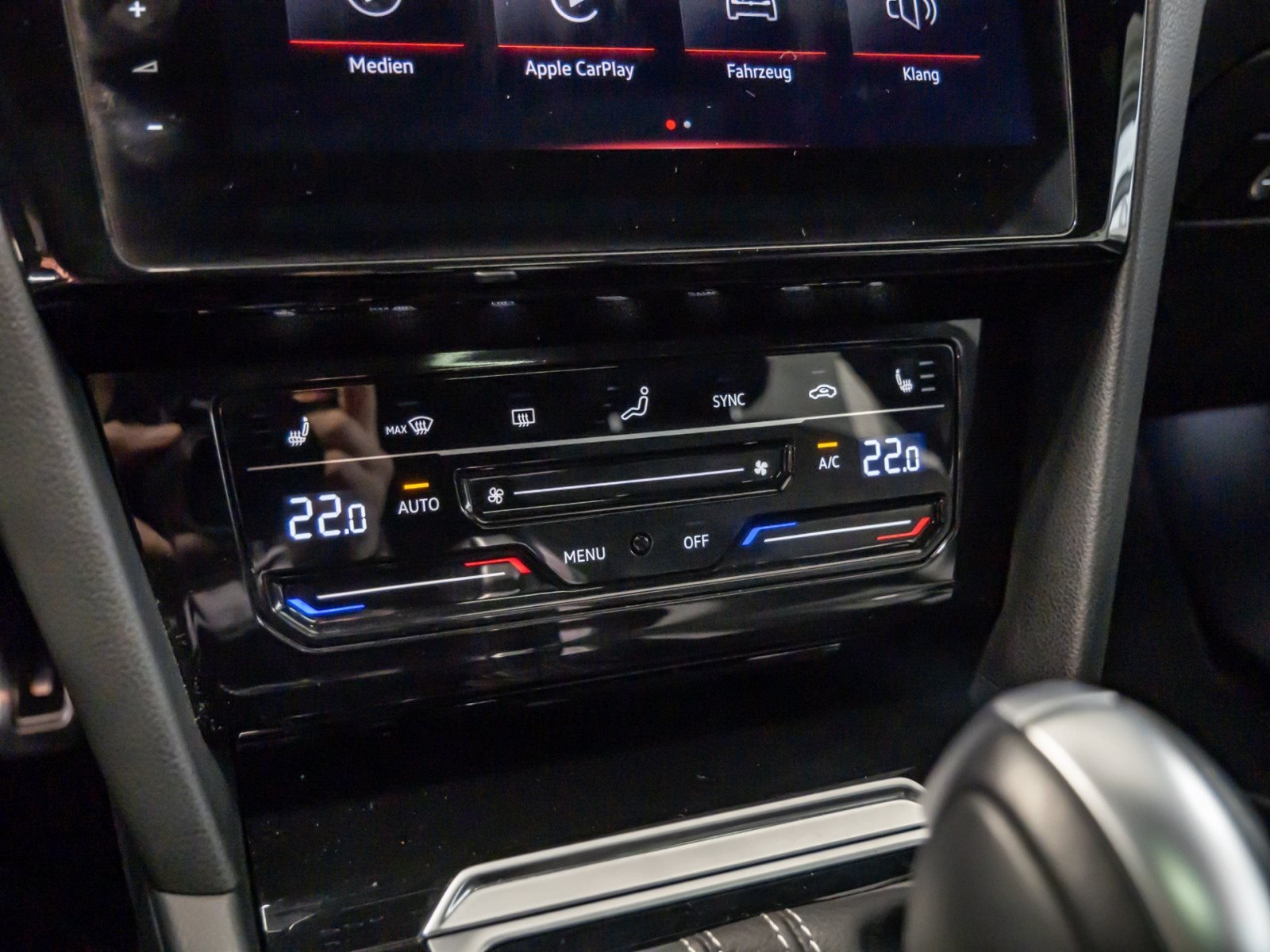 Arteon Shootingbrake R-LINE TDI DSG 4MOTION+ALU 20+DCC+HARMAN/KARDON+PANO+LED-MATRIX+NAVI PRO