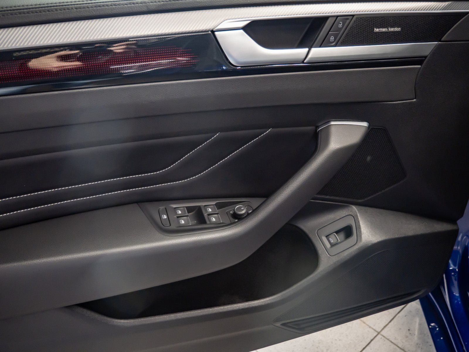 Arteon Shootingbrake R-LINE TDI DSG 4MOTION+ALU 20+DCC+HARMAN/KARDON+PANO+LED-MATRIX+NAVI PRO