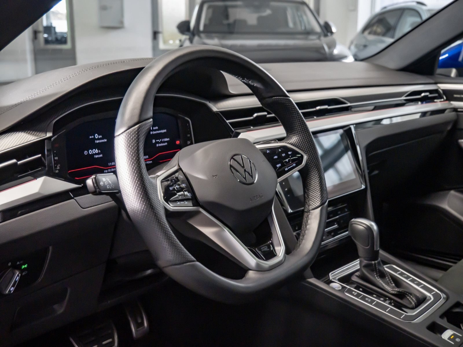 Arteon Shootingbrake R-LINE TDI DSG 4MOTION+ALU 20+DCC+HARMAN/KARDON+PANO+LED-MATRIX+NAVI PRO