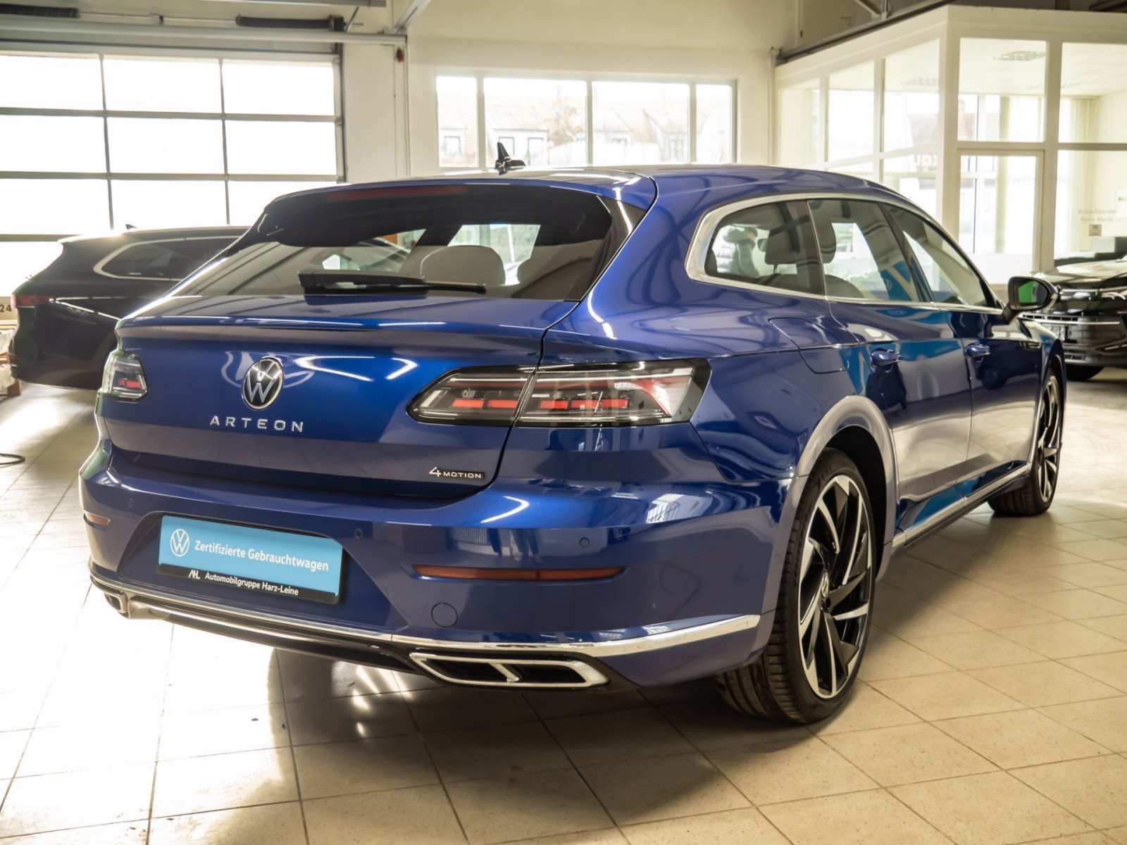 Arteon Shootingbrake R-LINE TDI DSG 4MOTION+ALU 20+DCC+HARMAN/KARDON+PANO+LED-MATRIX+NAVI PRO