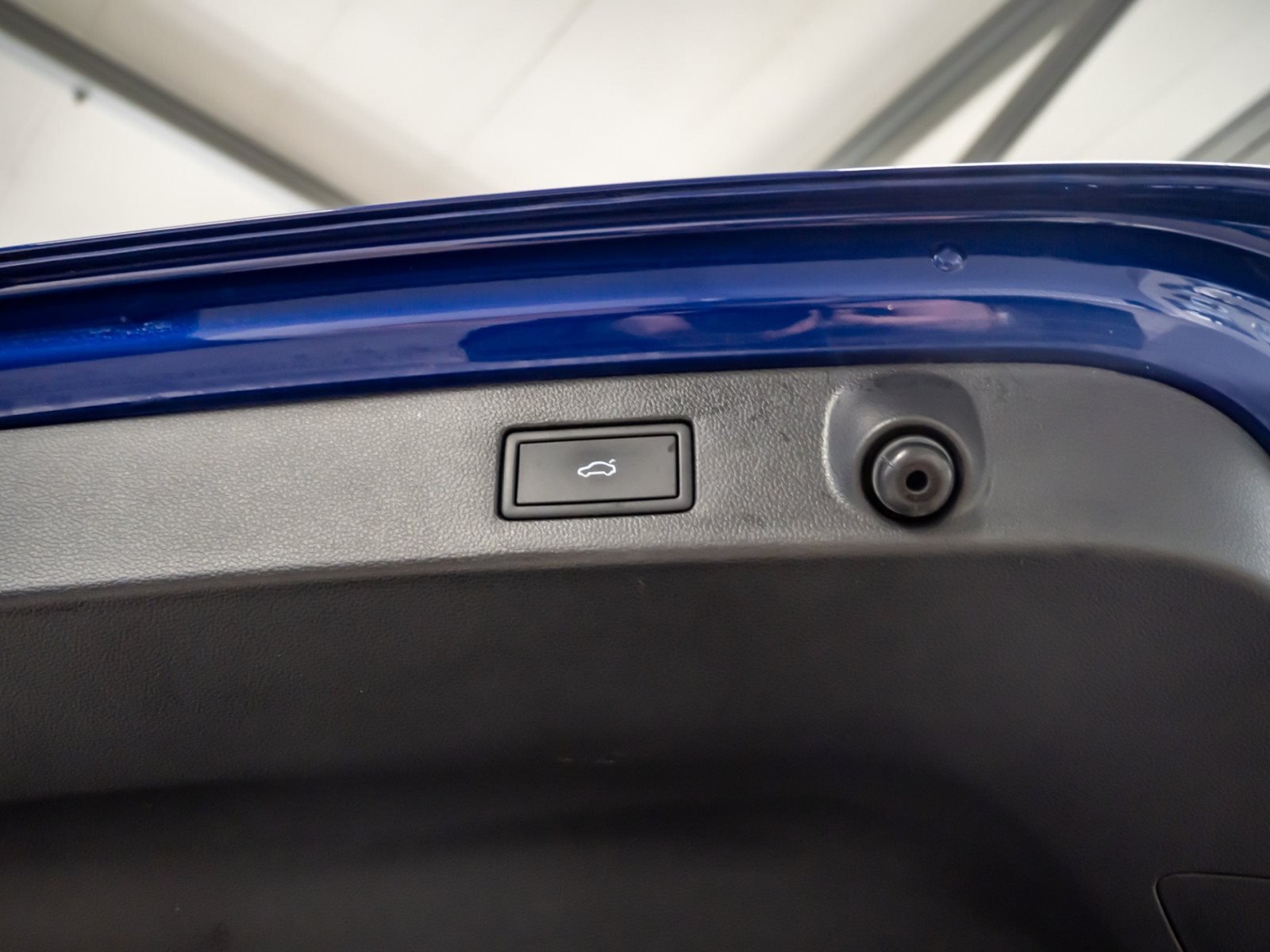 Arteon Shootingbrake R-LINE TDI DSG 4MOTION+ALU 20+DCC+HARMAN/KARDON+PANO+LED-MATRIX+NAVI PRO