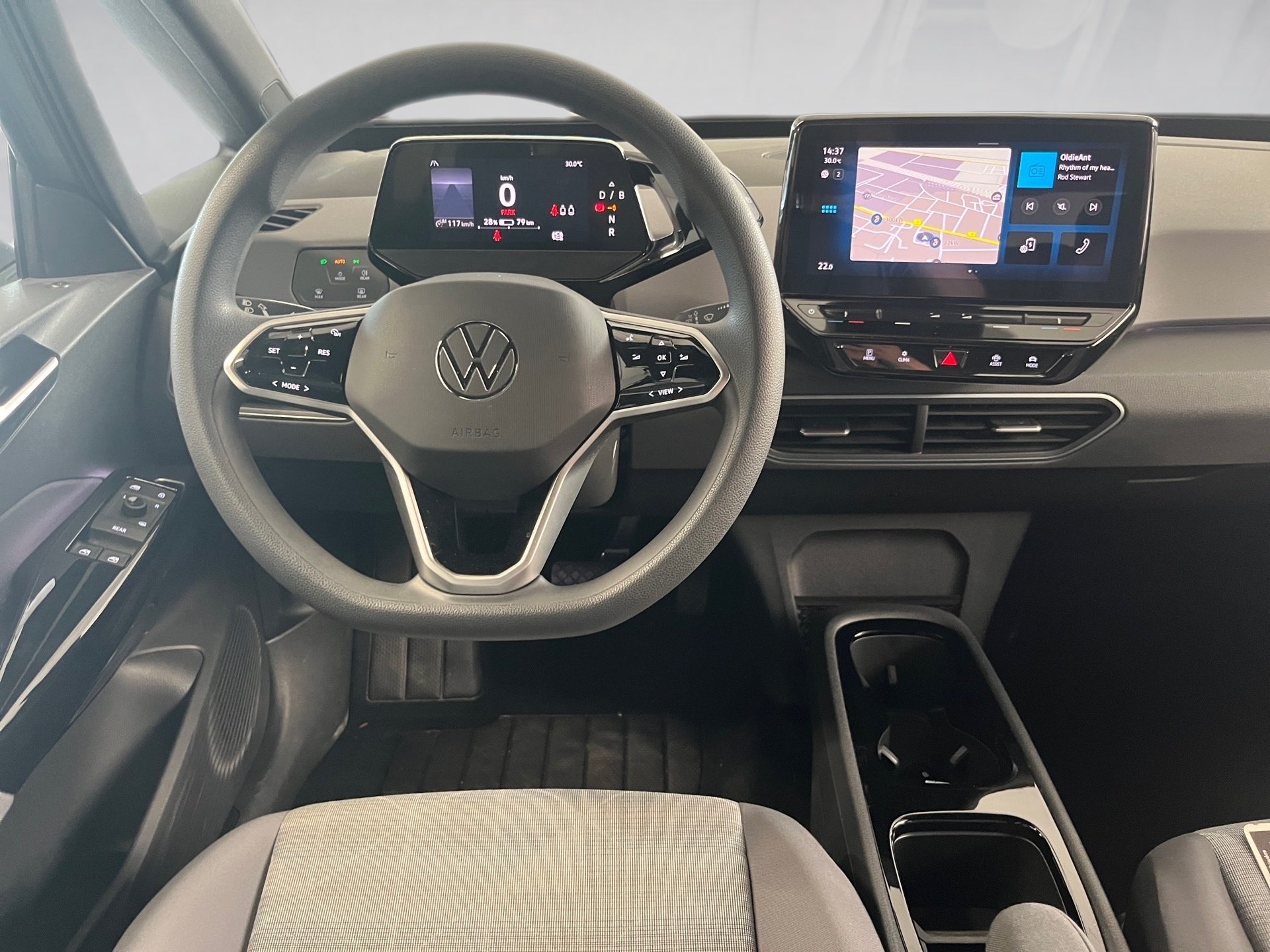 ID.3 PURE PERFORMANCE KEYLESS+DAB+AMBIENTE+EINPARKHILFE+LED+APP CONNECT