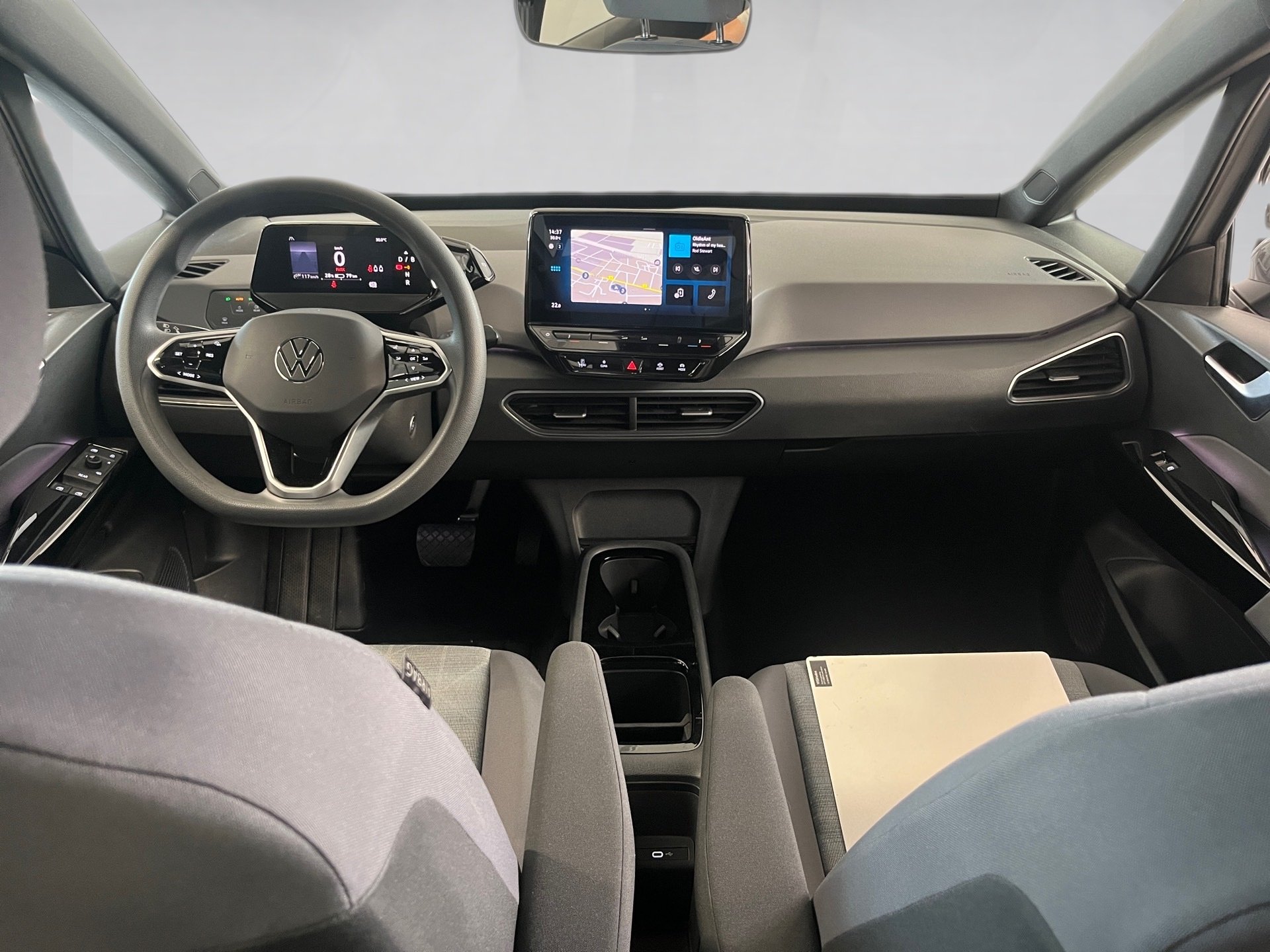 ID.3 PURE PERFORMANCE KEYLESS+DAB+AMBIENTE+EINPARKHILFE+LED+APP CONNECT