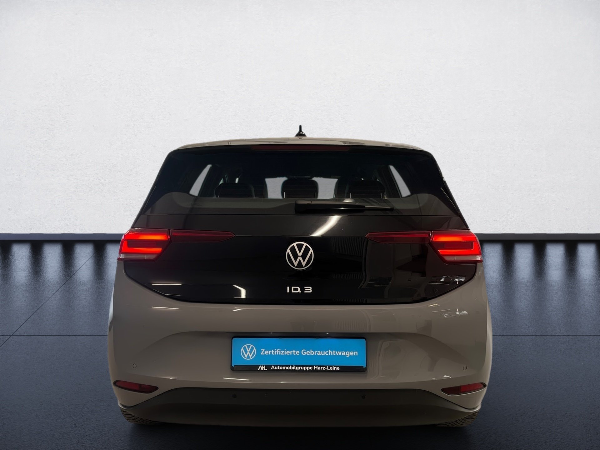 ID.3 PURE PERFORMANCE KEYLESS+DAB+AMBIENTE+EINPARKHILFE+LED+APP CONNECT