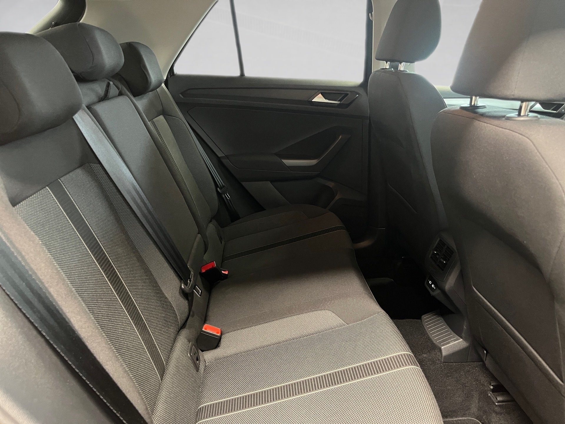 T-Roc LIFE TSI+ALU 16+BEATS AUDIO+LED-PLUS +PARK ASSIST+KLIMA+KEYLESS+NAVI
