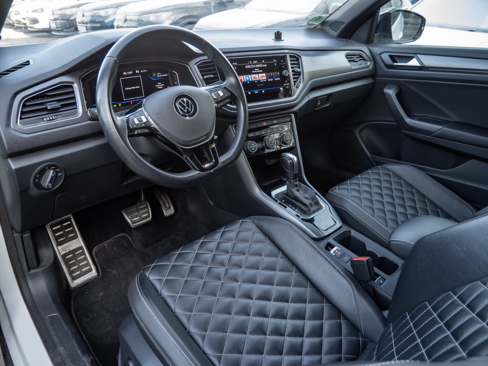 T-Roc Cabriolet R-LINE TSI DSG+ALU 19+LEDER+LED+NAVI+ACC+SPORTFAHRWERK+APP CONNECT+KLIMA