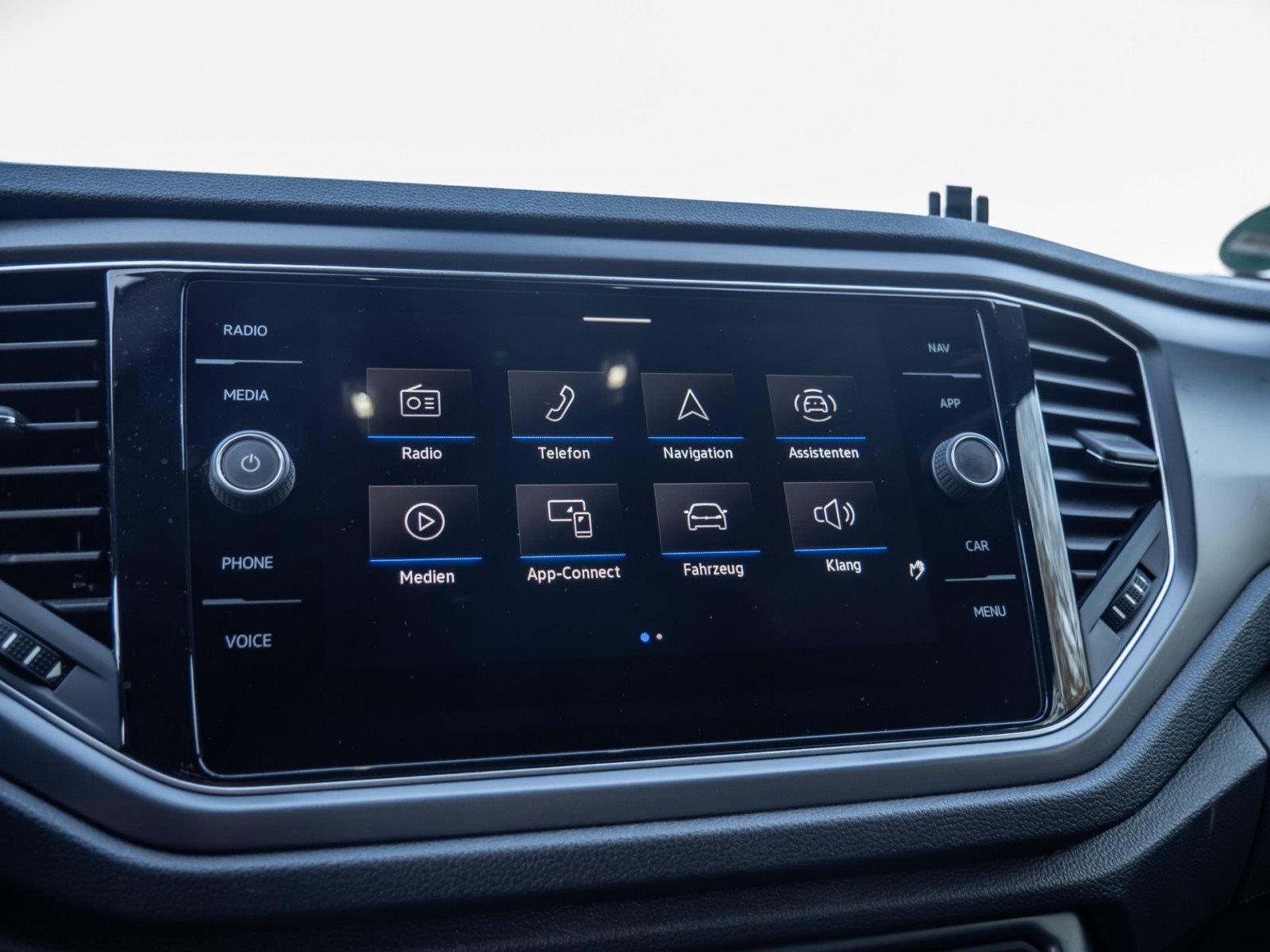 T-Roc Cabriolet R-LINE TSI DSG+ALU 19+LEDER+LED+NAVI+ACC+SPORTFAHRWERK+APP CONNECT+KLIMA