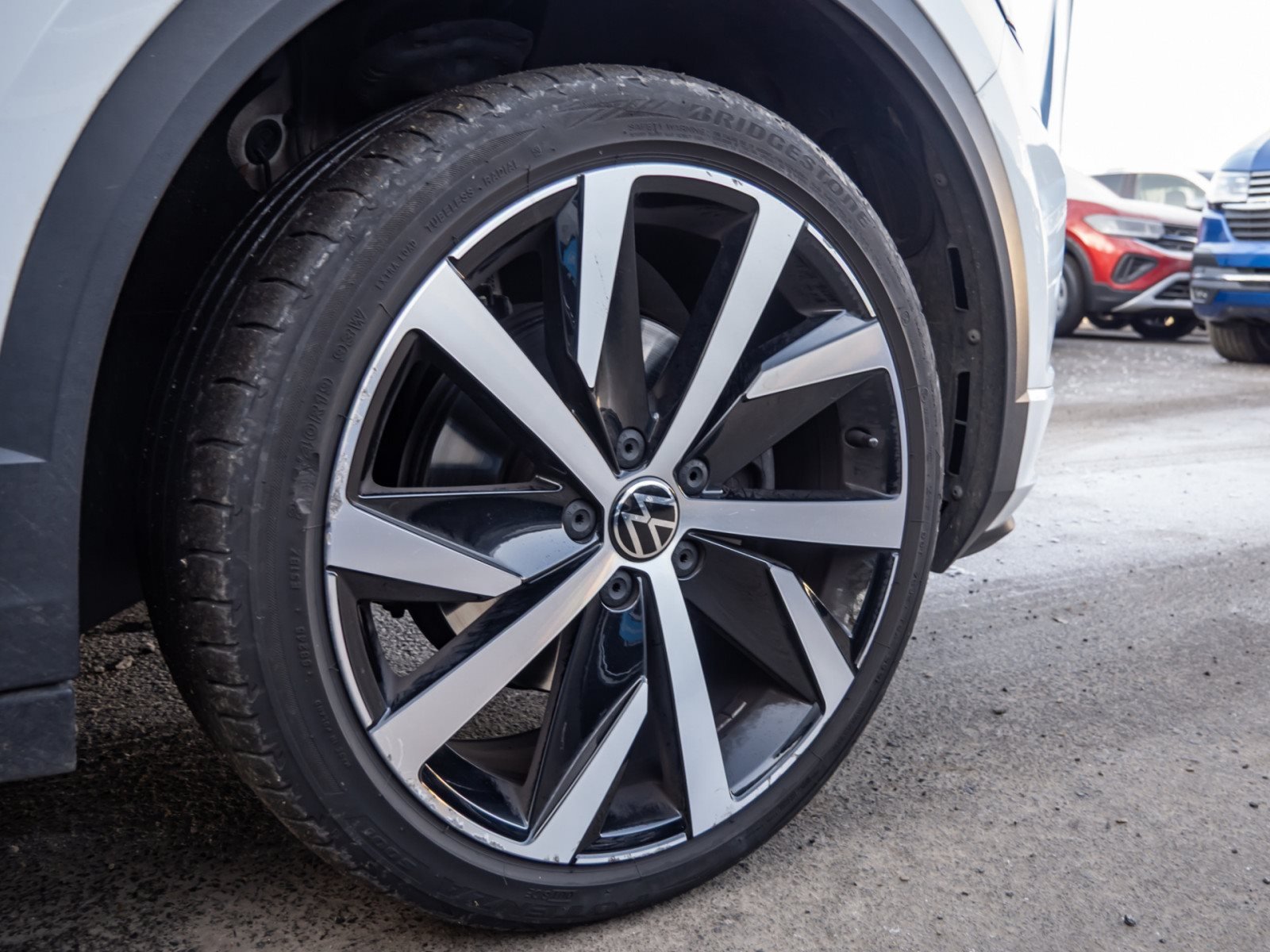 T-Roc Cabriolet R-LINE TSI DSG+ALU 19+LEDER+LED+NAVI+ACC+SPORTFAHRWERK+APP CONNECT+KLIMA