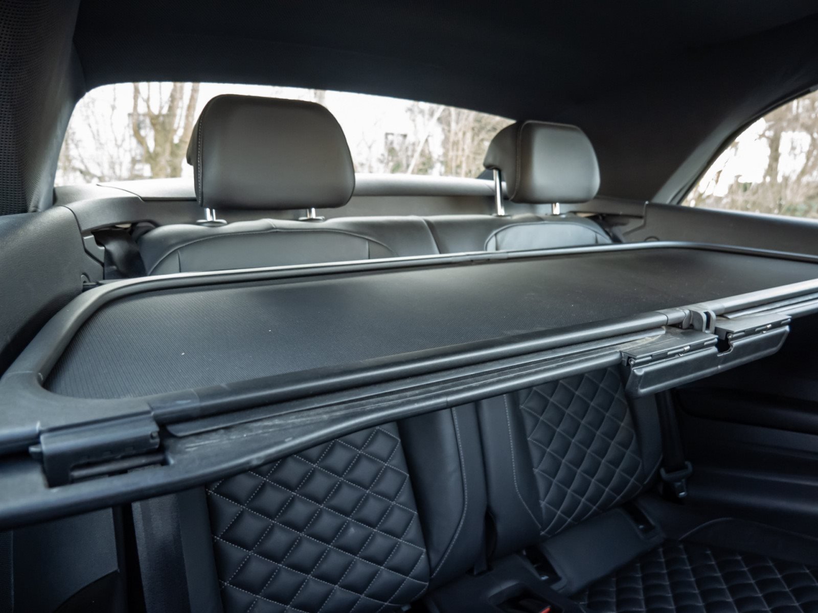 T-Roc Cabriolet R-LINE TSI DSG+ALU 19+LEDER+LED+NAVI+ACC+SPORTFAHRWERK+APP CONNECT+KLIMA