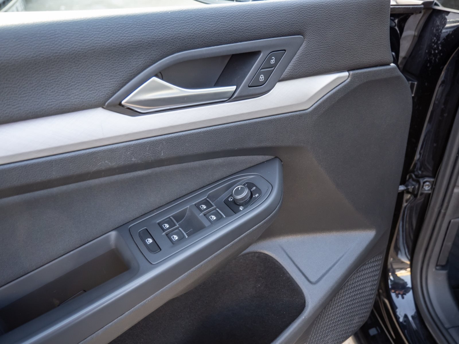 Golf VIII Variant LIFE TDI+NAVI+KLIMA+SITZHEIZUNG+LED+SIDE ASSIST+APP CONNECT+WINTER PAKET