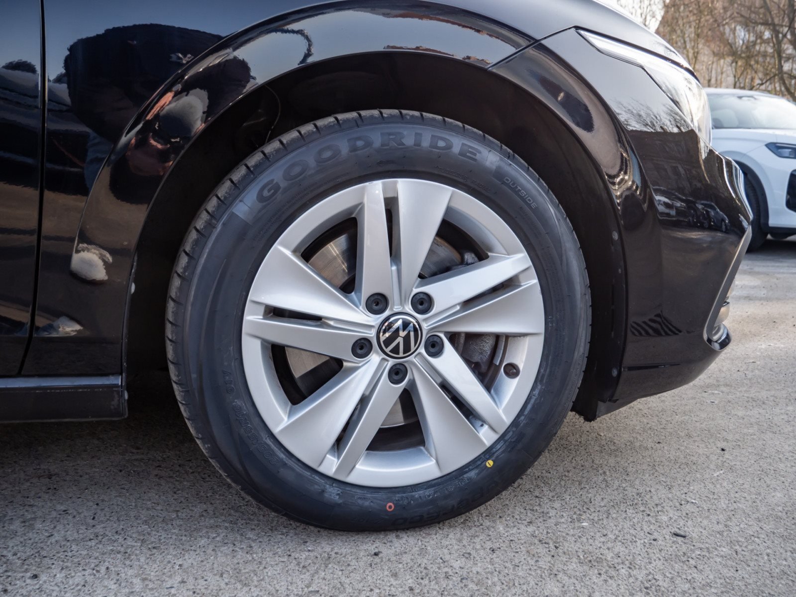 Golf VIII Variant LIFE TDI+NAVI+KLIMA+SITZHEIZUNG+LED+SIDE ASSIST+APP CONNECT+WINTER PAKET