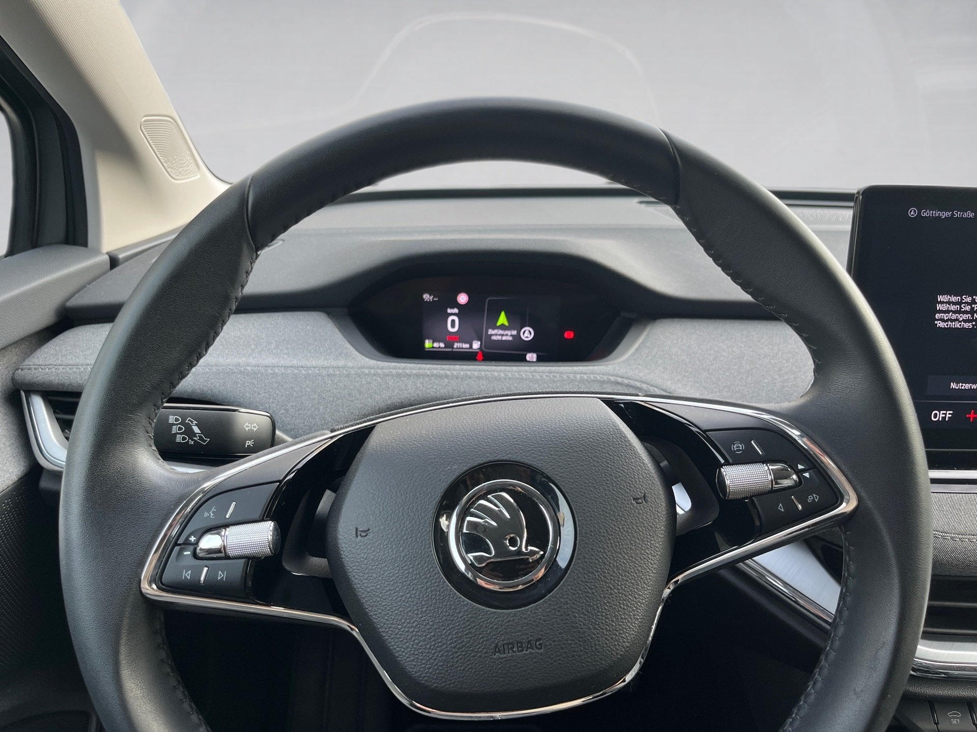 Enyaq iV 60+ALU 19+RÜCKFAHRKAMERA+KEYLESS+NAVI+LED+MIRROR LINK+EINPARKHILFE