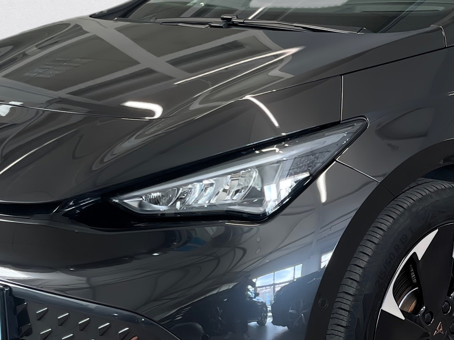 Born ALU 19+RÜCKFAHRKAMERA+AR HUD+KEYLESS+WÄRMEPUMPE+LED+MIRROR LINK+KLIMA