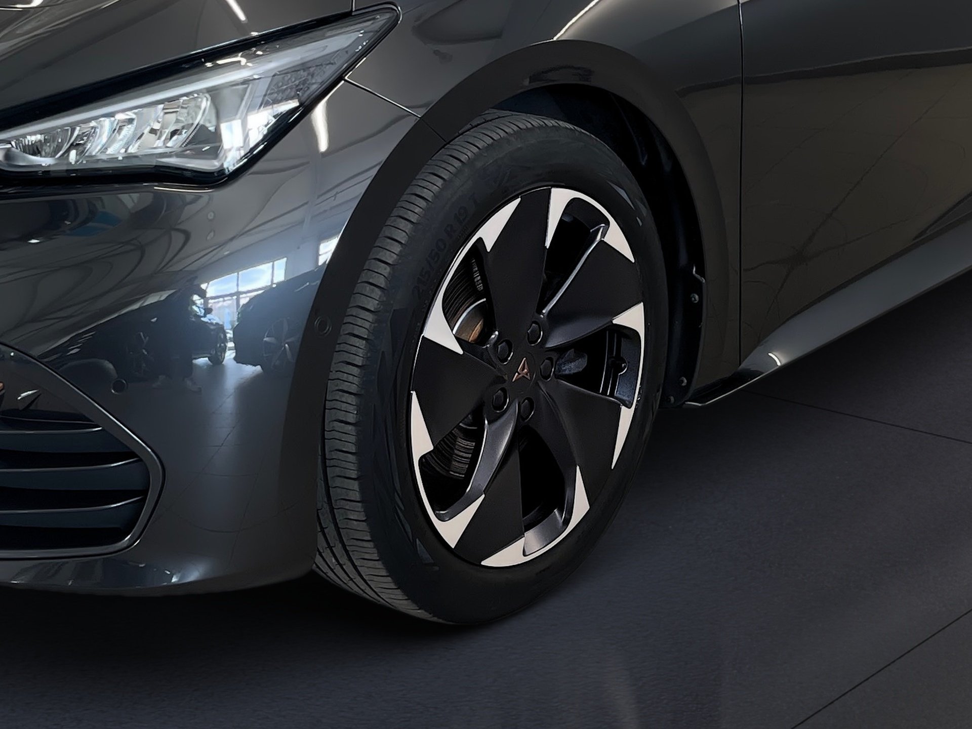 Born ALU 19+RÜCKFAHRKAMERA+AR HUD+KEYLESS+WÄRMEPUMPE+LED+MIRROR LINK+KLIMA