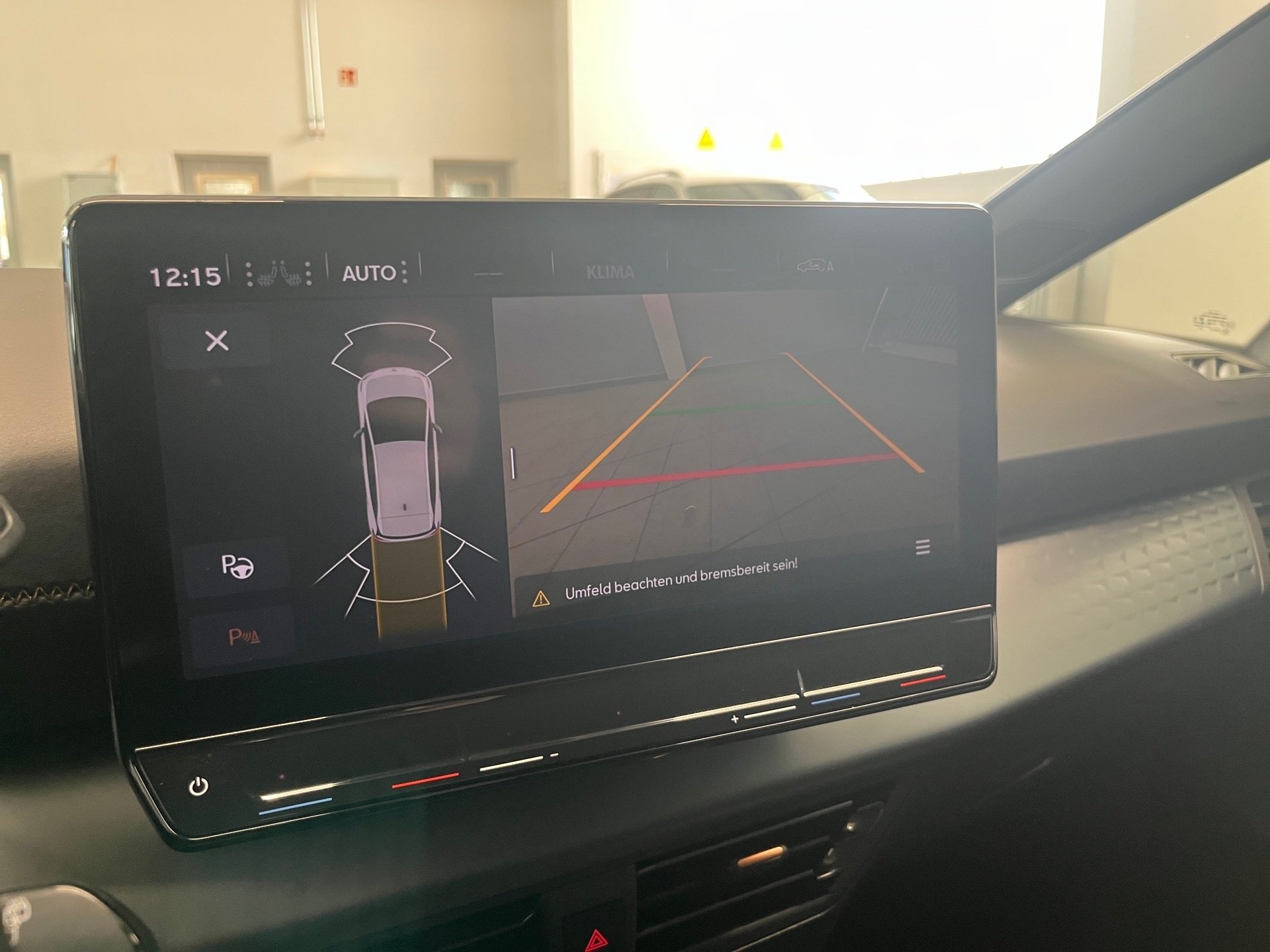 Born ALU 19+RÜCKFAHRKAMERA+AR HUD+KEYLESS+WÄRMEPUMPE+LED+MIRROR LINK+KLIMA