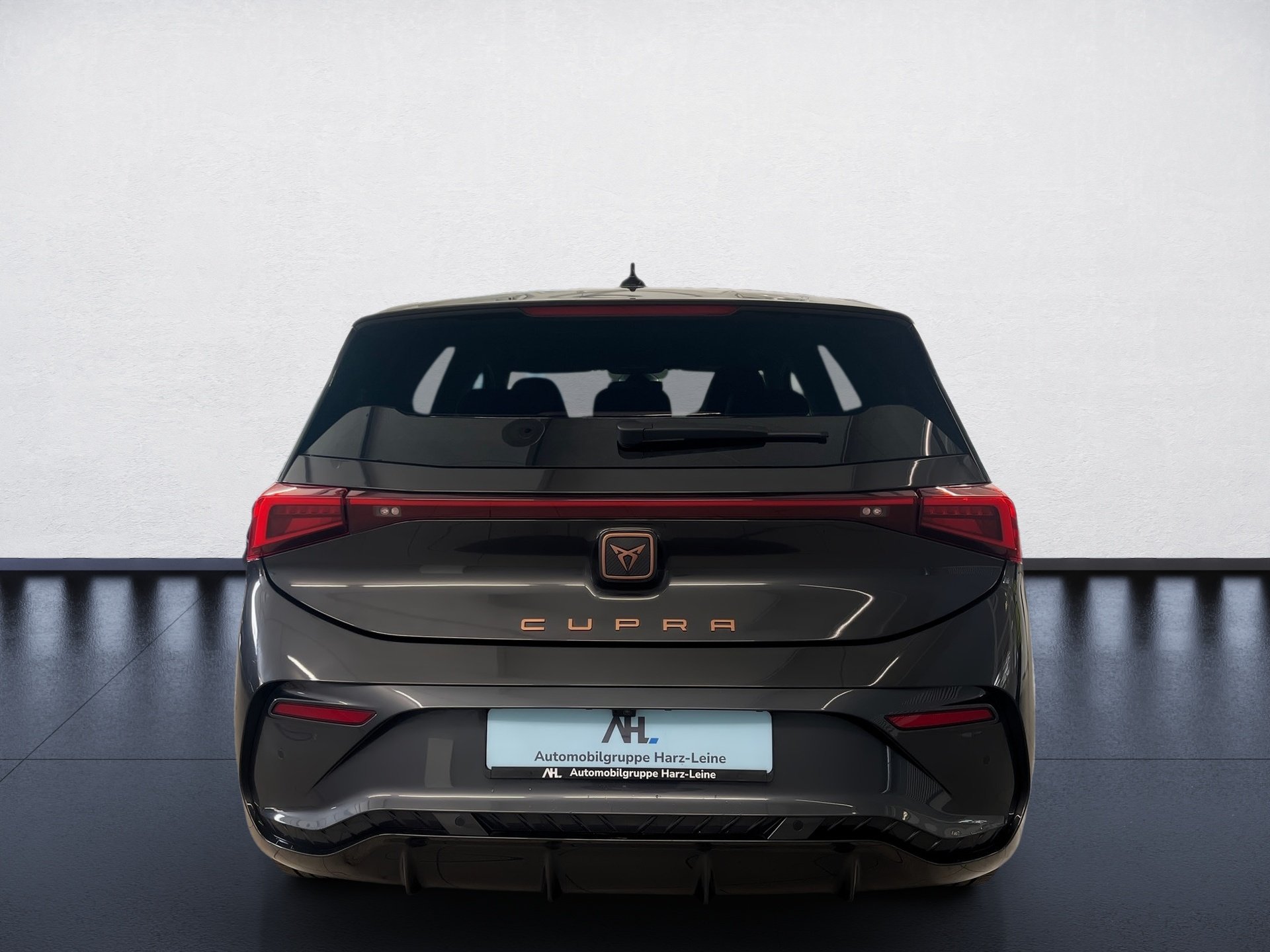 Born ALU 19+RÜCKFAHRKAMERA+AR HUD+KEYLESS+WÄRMEPUMPE+LED+MIRROR LINK+KLIMA