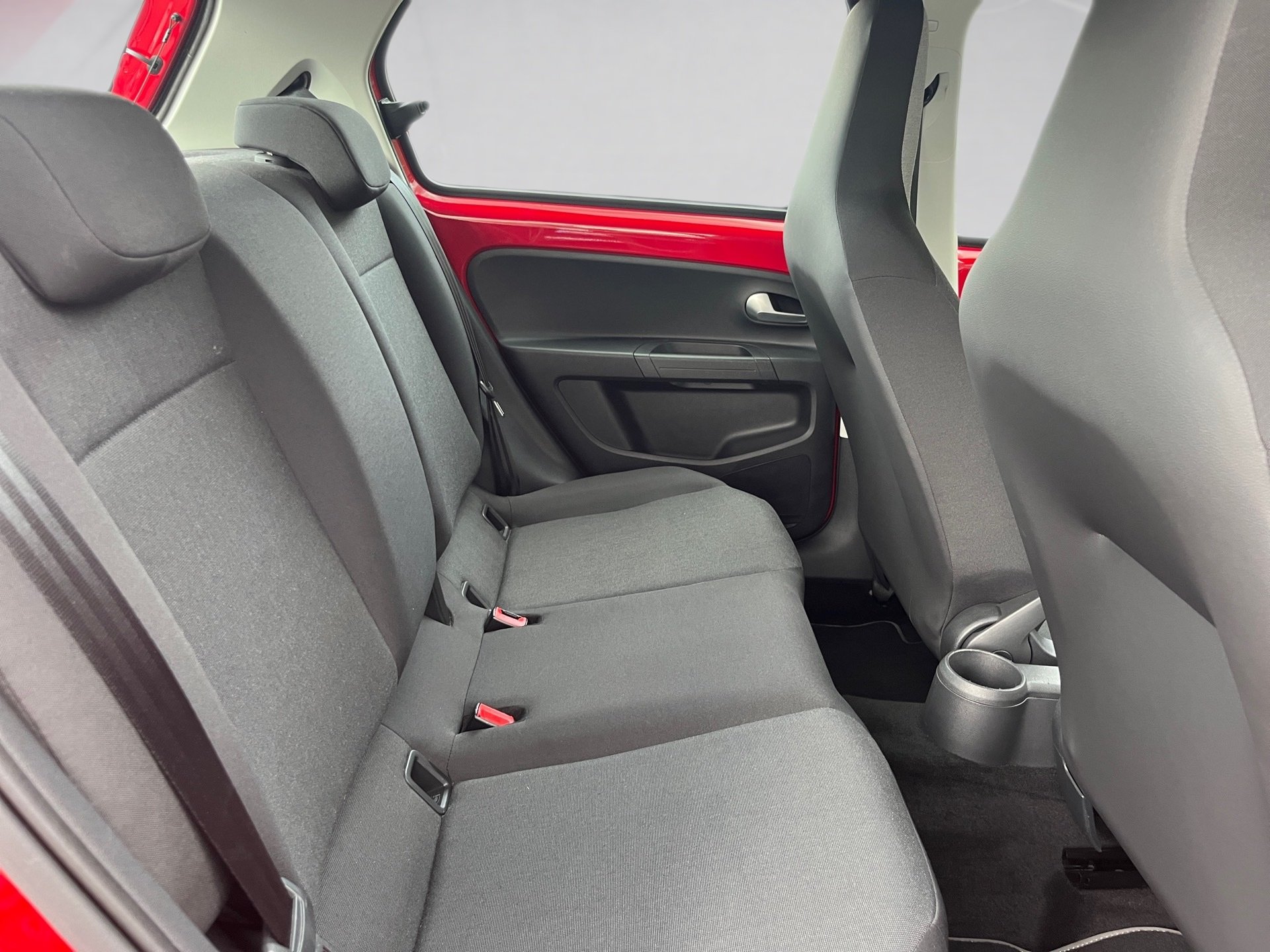 e-up! MOVE+RÜCKFAHRKAMERA++KOMFORTPAKET+EINPARKHILFE+KLIMA+RADIO+USB+REGENSENSOR