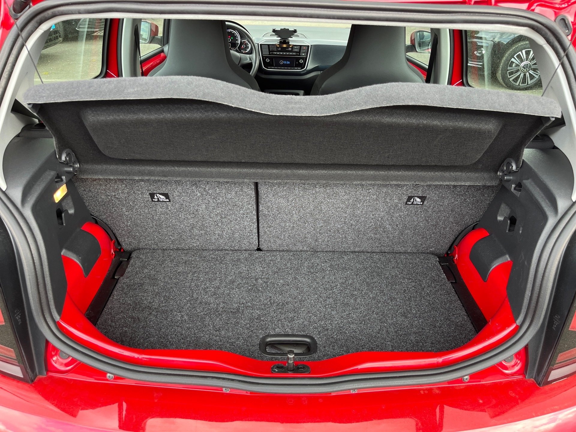 e-up! MOVE+RÜCKFAHRKAMERA++KOMFORTPAKET+EINPARKHILFE+KLIMA+RADIO+USB+REGENSENSOR