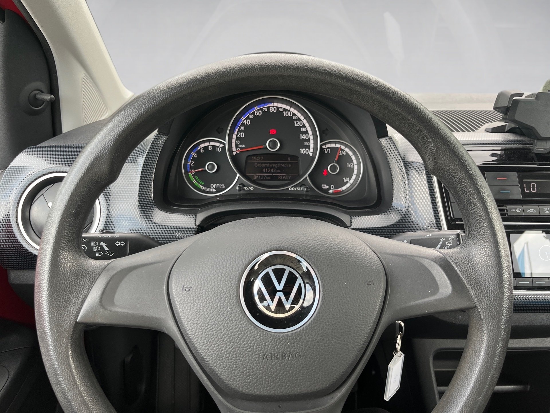 e-up! MOVE+RÜCKFAHRKAMERA++KOMFORTPAKET+EINPARKHILFE+KLIMA+RADIO+USB+REGENSENSOR