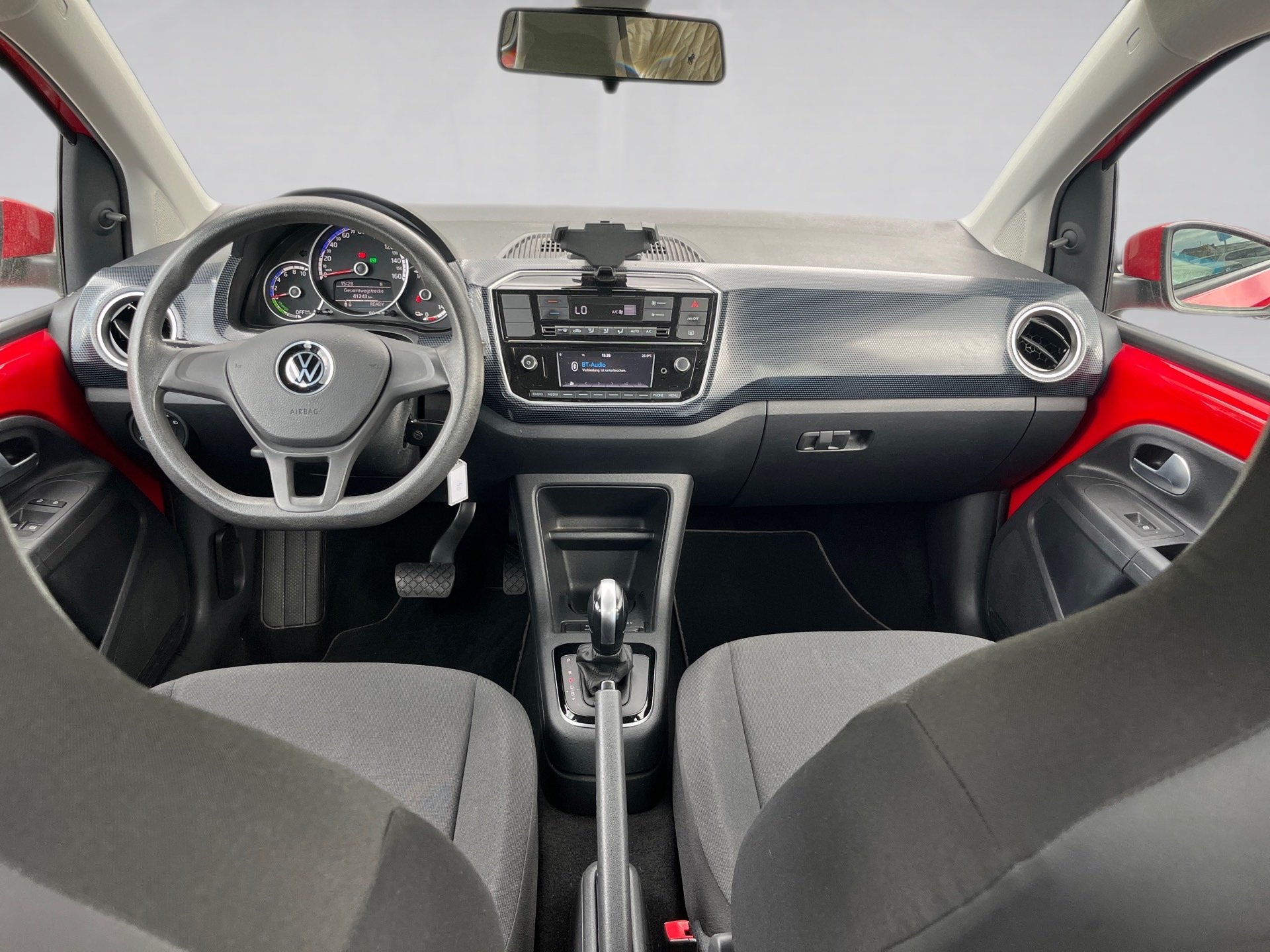 e-up! MOVE+RÜCKFAHRKAMERA++KOMFORTPAKET+EINPARKHILFE+KLIMA+RADIO+USB+REGENSENSOR