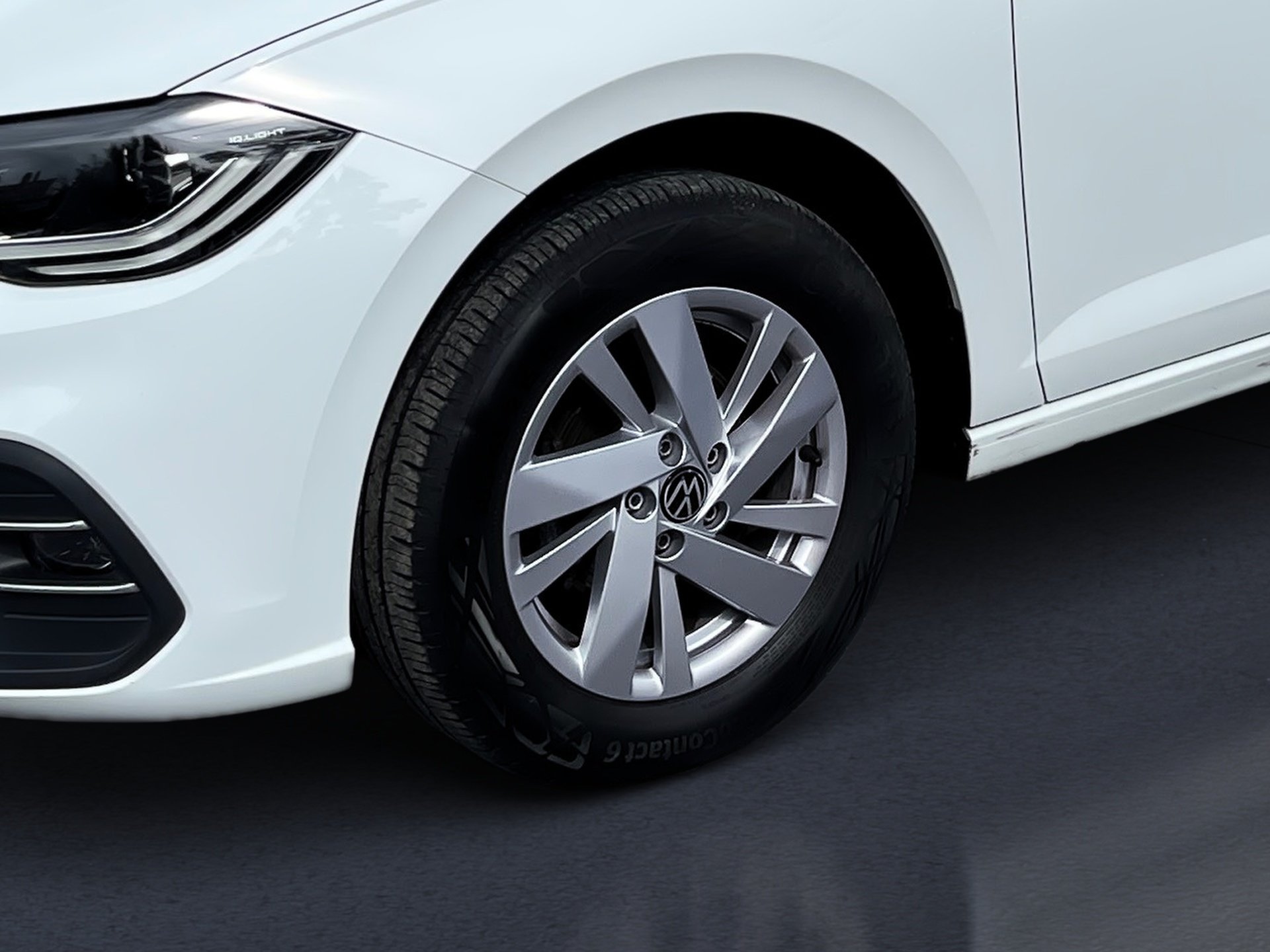 Polo STYLE TSI DSG+ALU 15+TRAVEL ASSIST+ACC+EINPARKHILFE+LED-MATRIX+APPCONNEC