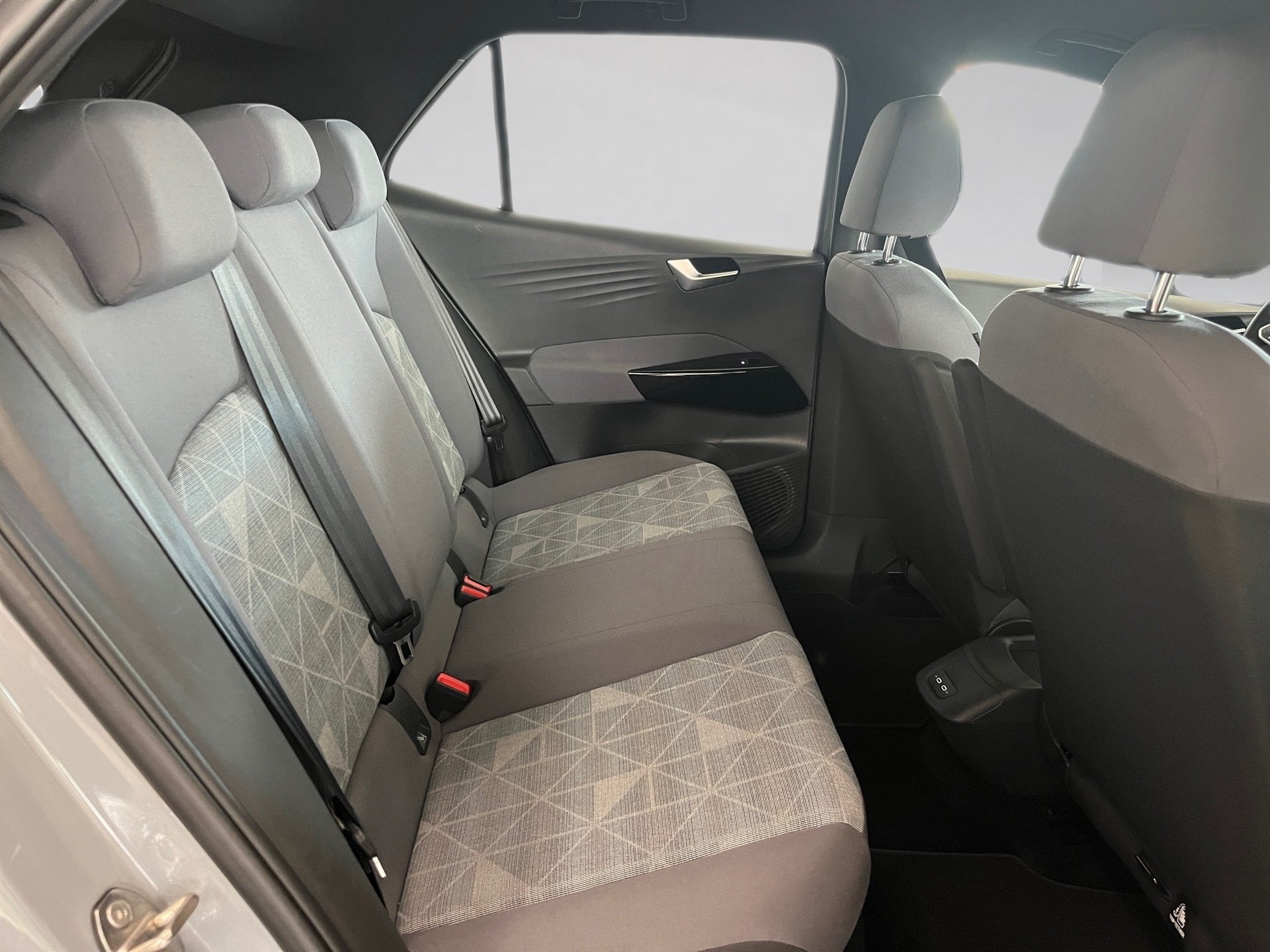 ID.3 PRO PERFORMANCE ALU 18+NAVI PRO+WÄRMEPUMPE+LED+EINPARKHILFE+APP CONNECT