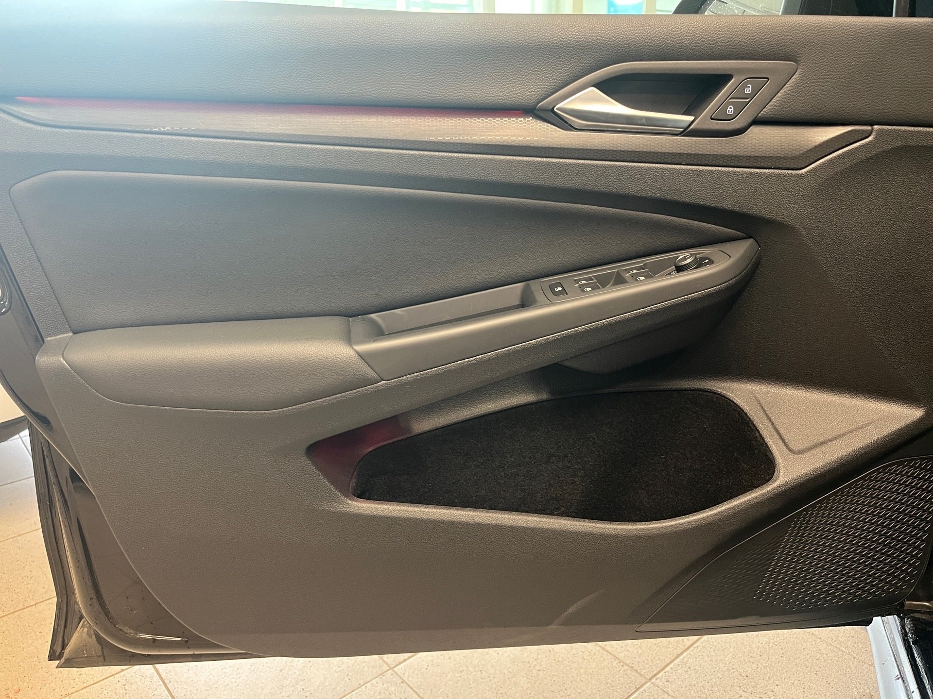 Golf VIII GTI+ALU 19+LEDER+PANO+LED-MATRIX+STANDHEIZUNG+RÜCKFAHRKAMERA+NAVI PRO