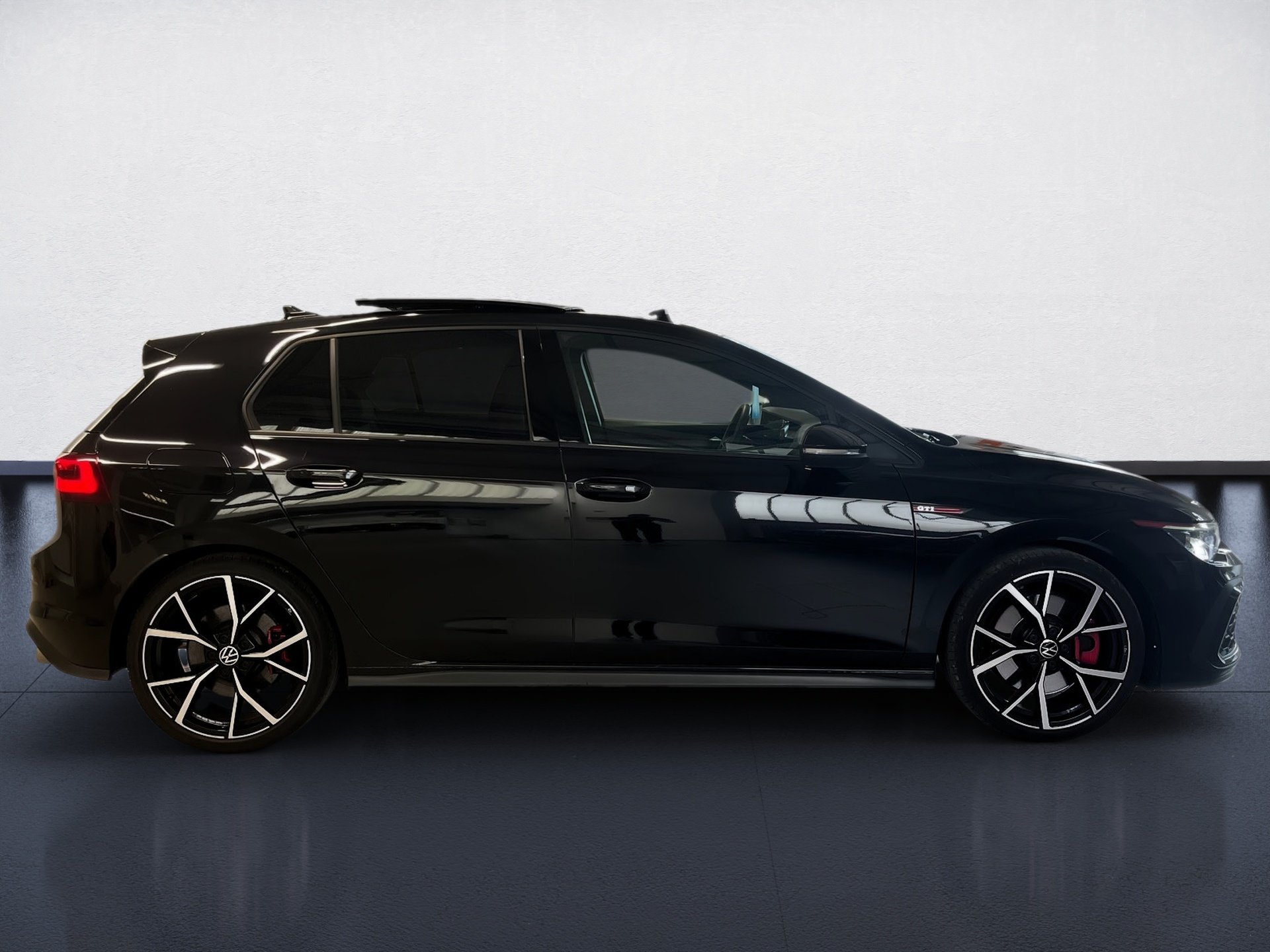 Golf VIII GTI+ALU 19+LEDER+PANO+LED-MATRIX+STANDHEIZUNG+RÜCKFAHRKAMERA+NAVI PRO