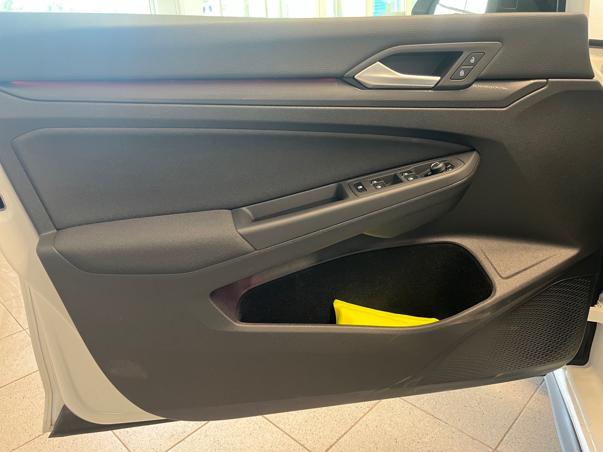 Golf VIII GTI DSG+ALU 19+PANO+RÜCKFAHRKAMERA+SPORTFAHWERK+BLACK STYLE+LED-PLUS+TRA