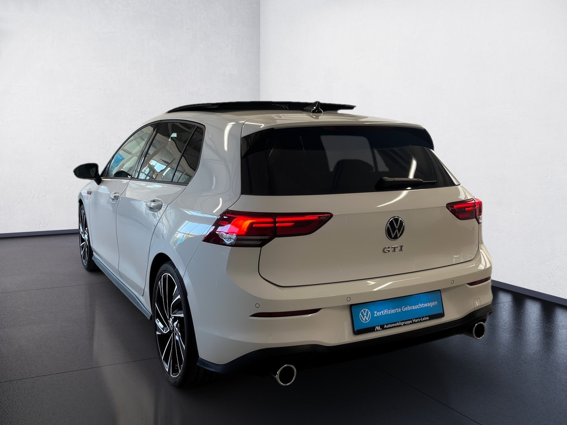 Golf VIII GTI DSG+ALU 19+PANO+RÜCKFAHRKAMERA+SPORTFAHWERK+BLACK STYLE+LED-PLUS+TRA