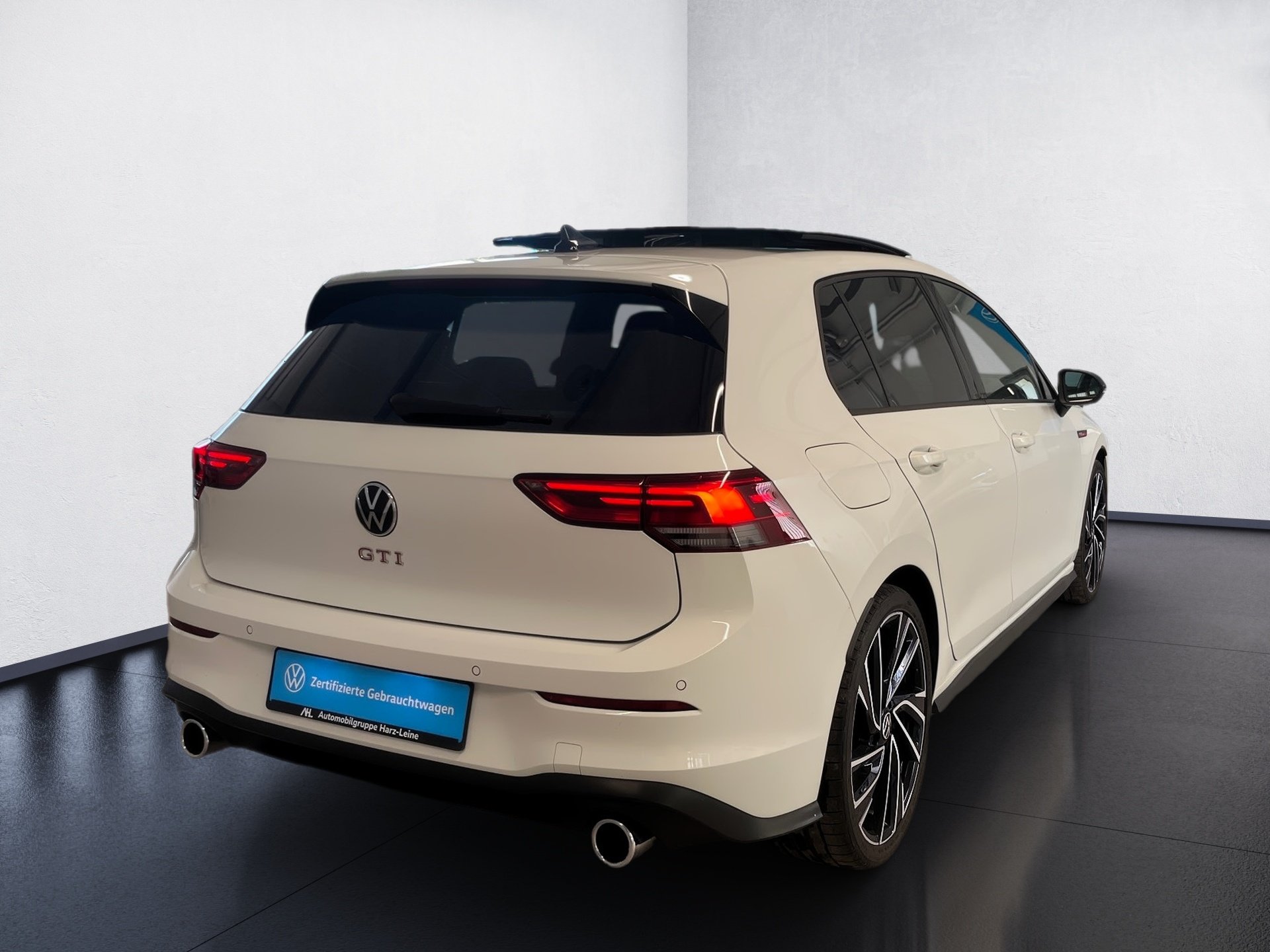 Golf VIII GTI DSG+ALU 19+PANO+RÜCKFAHRKAMERA+SPORTFAHWERK+BLACK STYLE+LED-PLUS+TRA