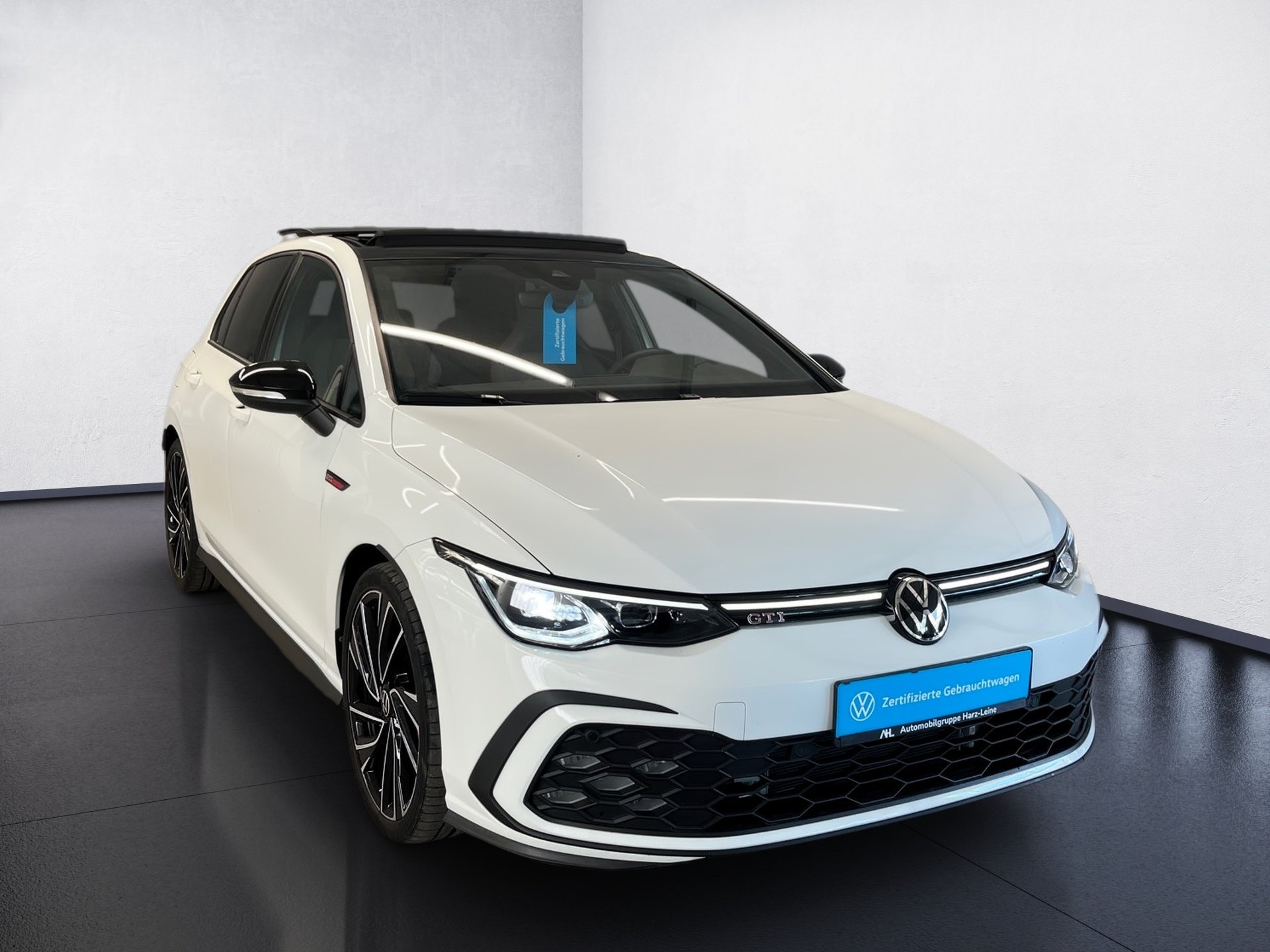 Golf VIII GTI DSG+ALU 19+PANO+RÜCKFAHRKAMERA+SPORTFAHWERK+BLACK STYLE+LED-PLUS+TRA
