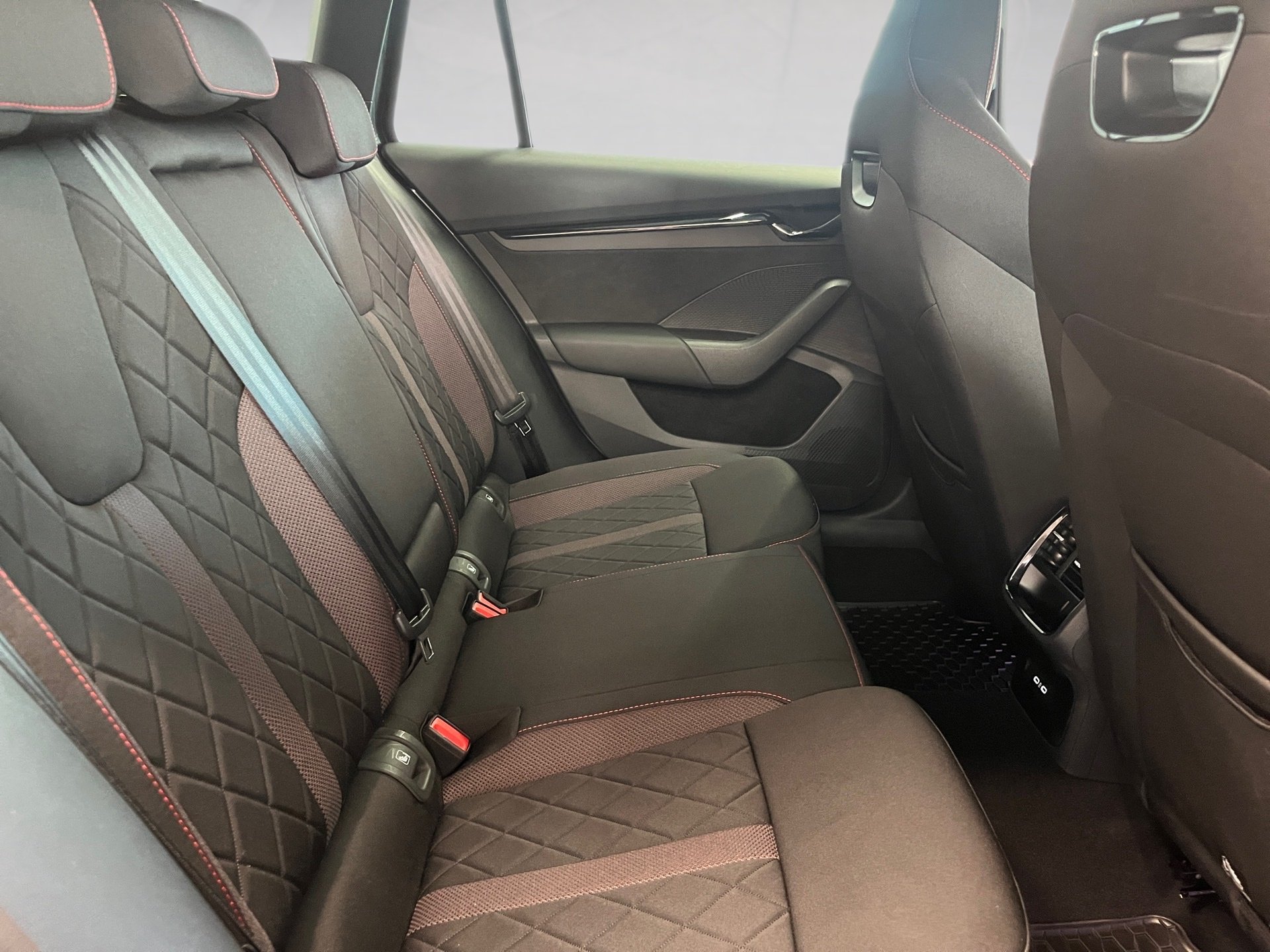 Octavia Combi RS TDI ALU 18 +KEYLESS+EINPARKHILFE+LED+ACC+HUD+AHK+