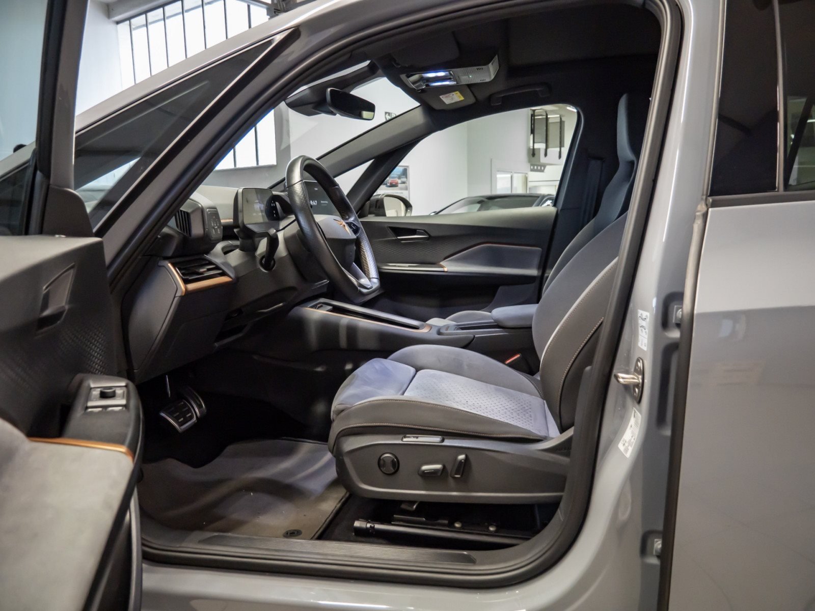 Born ALU 19+DCC+PANO+360° KAMERA+AR HUD+KEYLESS+BEATS AUDIO+TECH M+KLIMA+NAVI