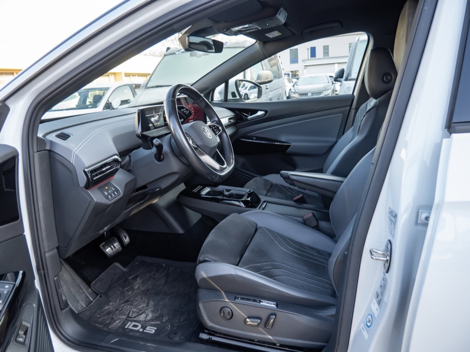 ID.5 PRO PERFORMANCE+ALU 21+AHK+LED-MATRIX+360°KAMERA+TRAVEL ASSIST+SPORTPAKE