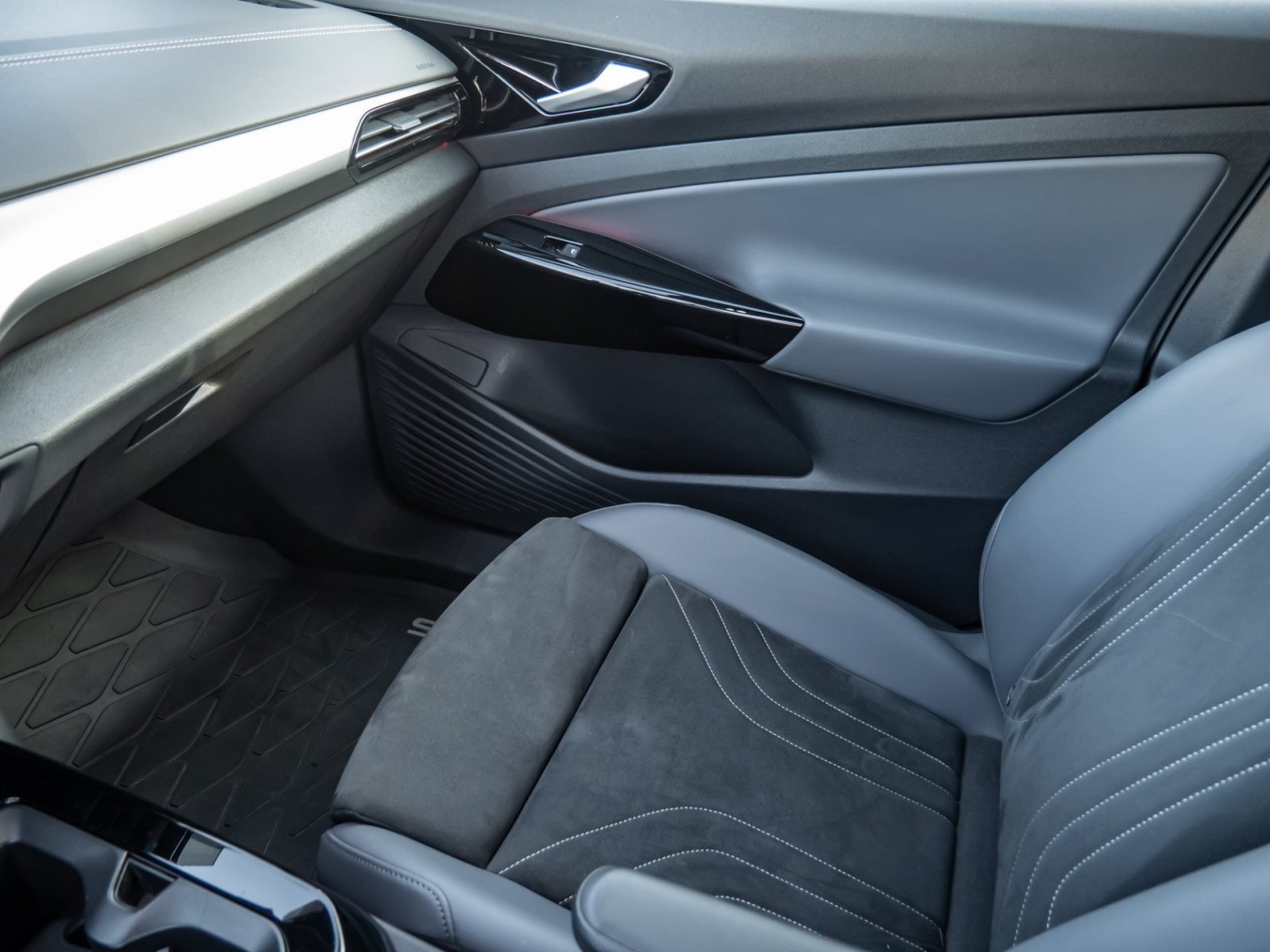 ID.5 PRO PERFORMANCE+ALU 21+AHK+LED-MATRIX+360°KAMERA+TRAVEL ASSIST+SPORTPAKE