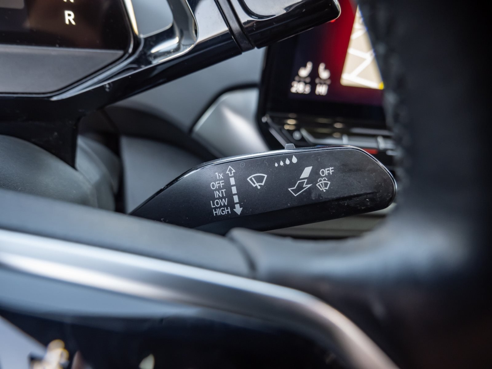 ID.5 PRO PERFORMANCE+ALU 21+AHK+LED-MATRIX+360°KAMERA+TRAVEL ASSIST+SPORTPAKE