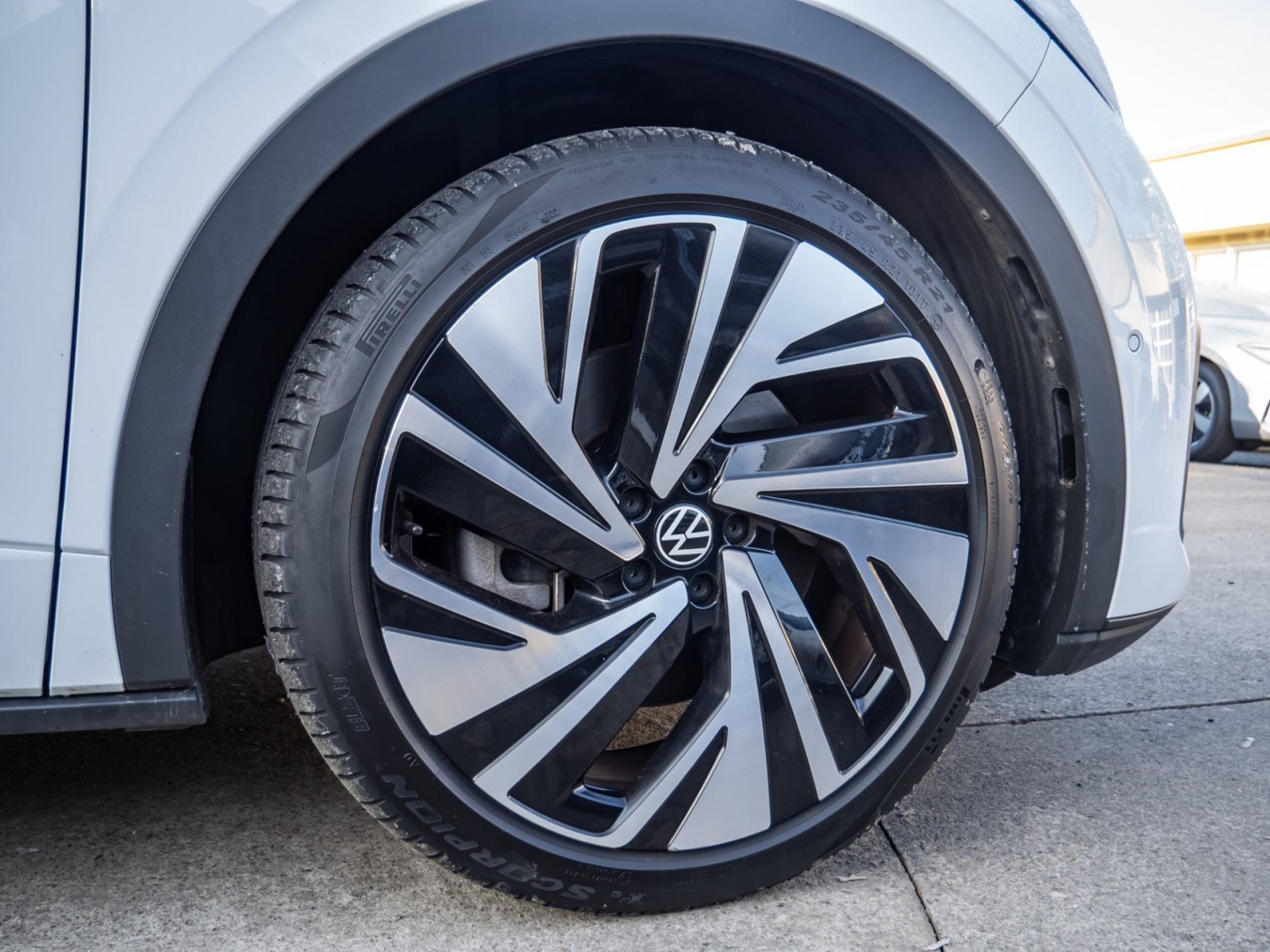 ID.5 PRO PERFORMANCE+ALU 21+AHK+LED-MATRIX+360°KAMERA+TRAVEL ASSIST+SPORTPAKE