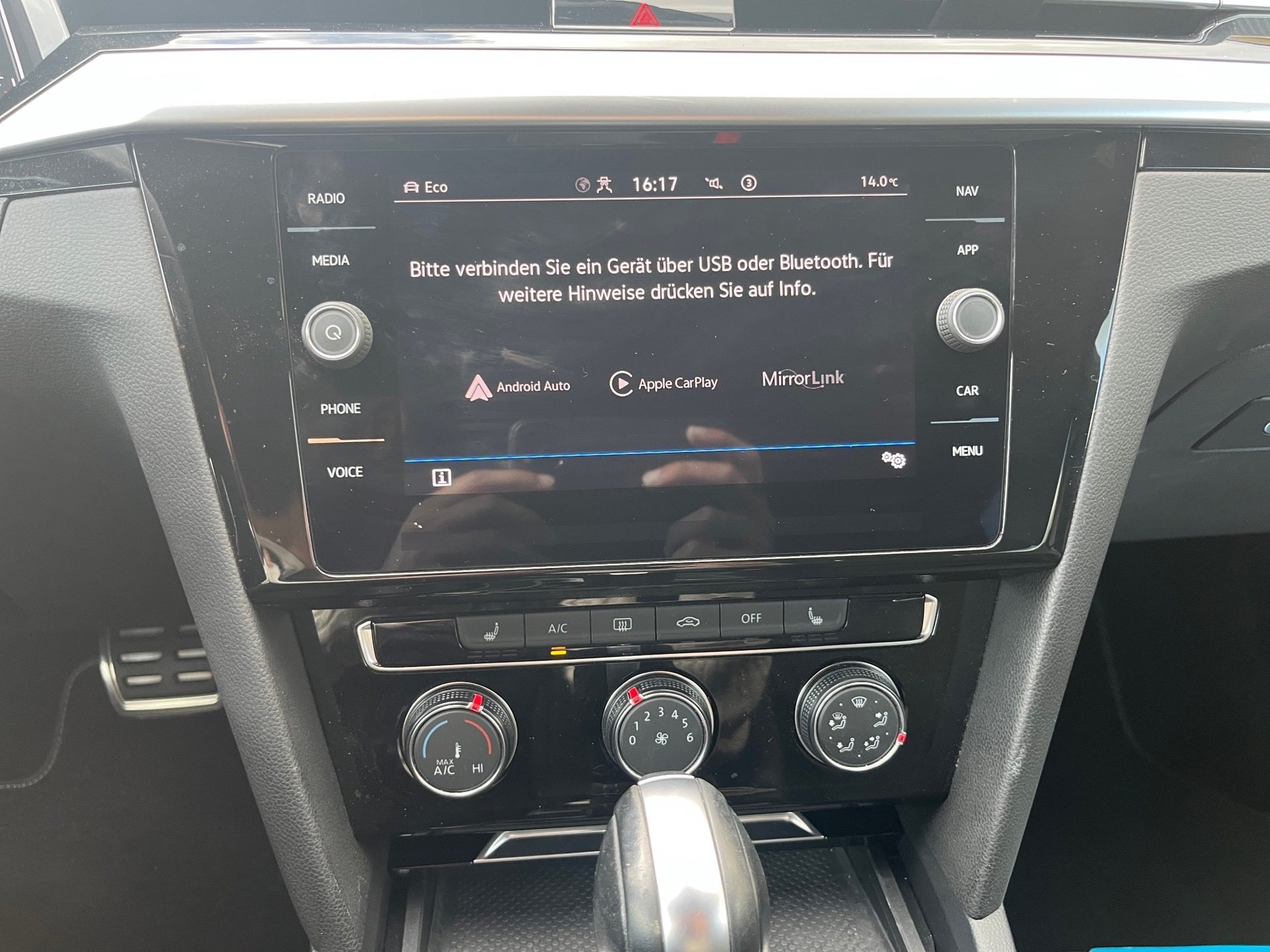 Arteon Shootingbrake R-LINE TDI DSG+AHK+ALU 18+RÜCKFAHRKAMERA+LED+APP CONNECT+ELK HECKKLAPPE