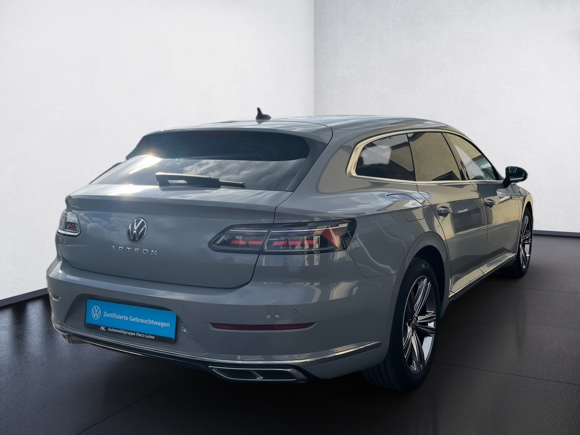 Arteon Shootingbrake R-LINE TDI DSG+AHK+ALU 18+RÜCKFAHRKAMERA+LED+APP CONNECT+ELK HECKKLAPPE