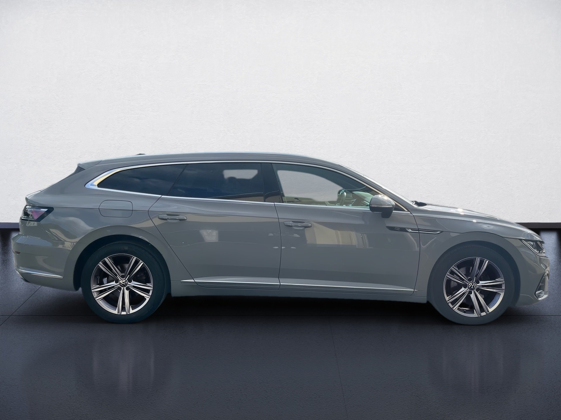 Arteon Shootingbrake R-LINE TDI DSG+AHK+ALU 18+RÜCKFAHRKAMERA+LED+APP CONNECT+ELK HECKKLAPPE