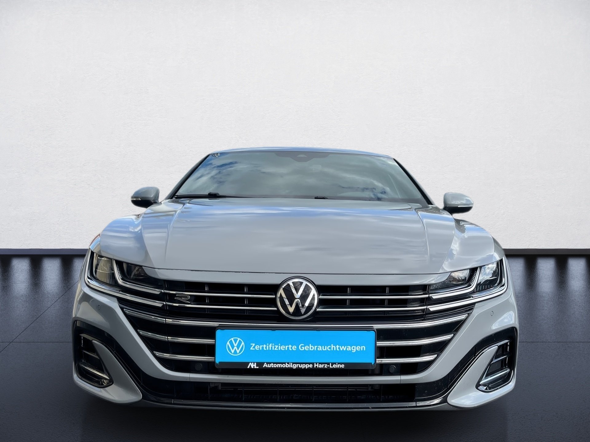 Arteon Shootingbrake R-LINE TDI DSG+AHK+ALU 18+RÜCKFAHRKAMERA+LED+APP CONNECT+ELK HECKKLAPPE