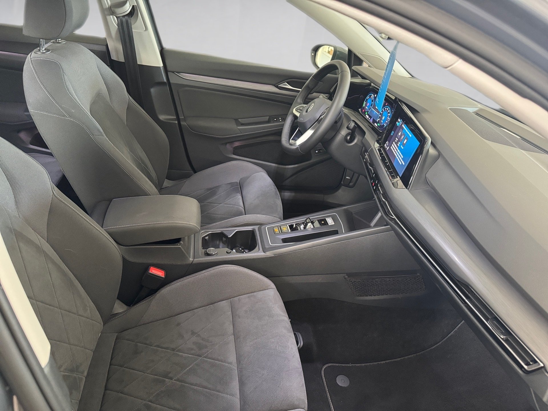 Golf VIII STYLE eHybrid DSG+ALU 16+APP CONNECT+TRAVEL ASSIST+ACC+LED+EINPARKHILFE
