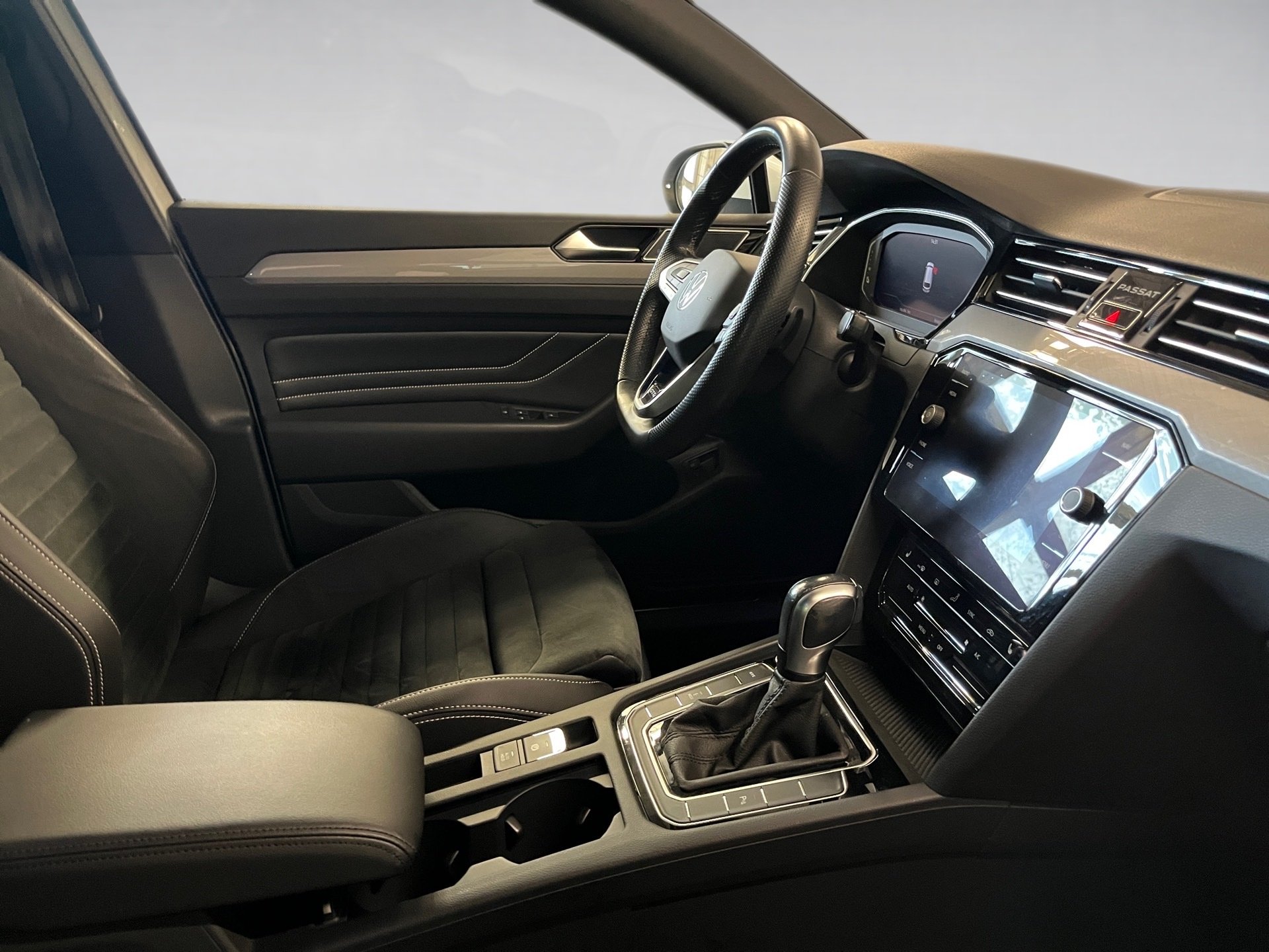 Passat Variant GTE DSG+ALU 18+RÜCKFAHRKAMERA+PANO+LED-MATRIX+NAVI+ACC+KEYLESS+APP CONNE