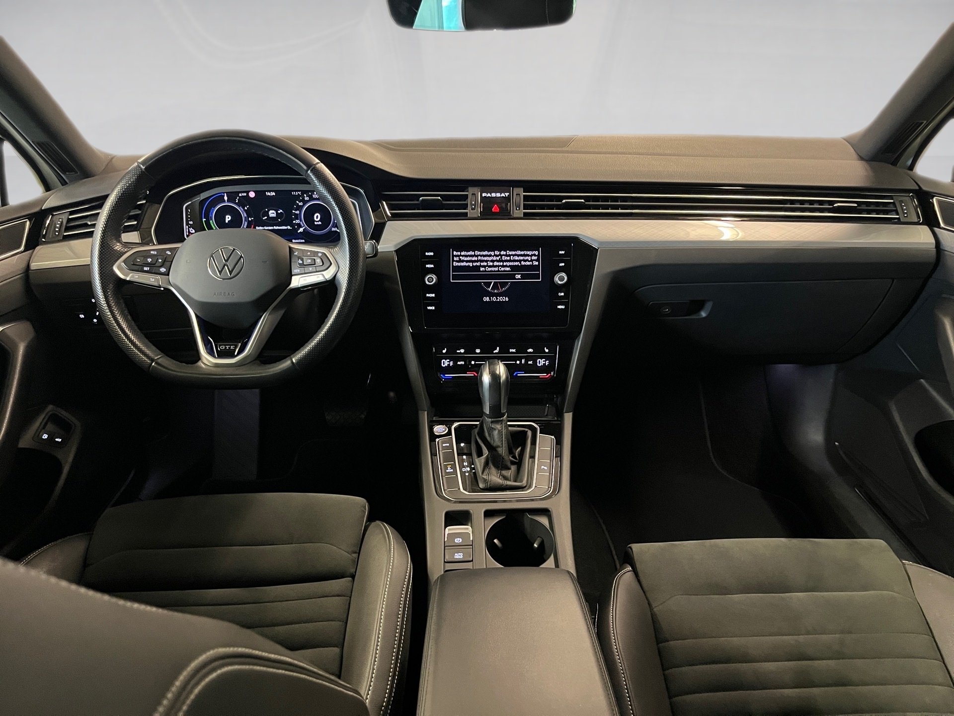 Passat Variant GTE DSG+ALU 18+RÜCKFAHRKAMERA+PANO+LED-MATRIX+NAVI+ACC+KEYLESS+APP CONNE