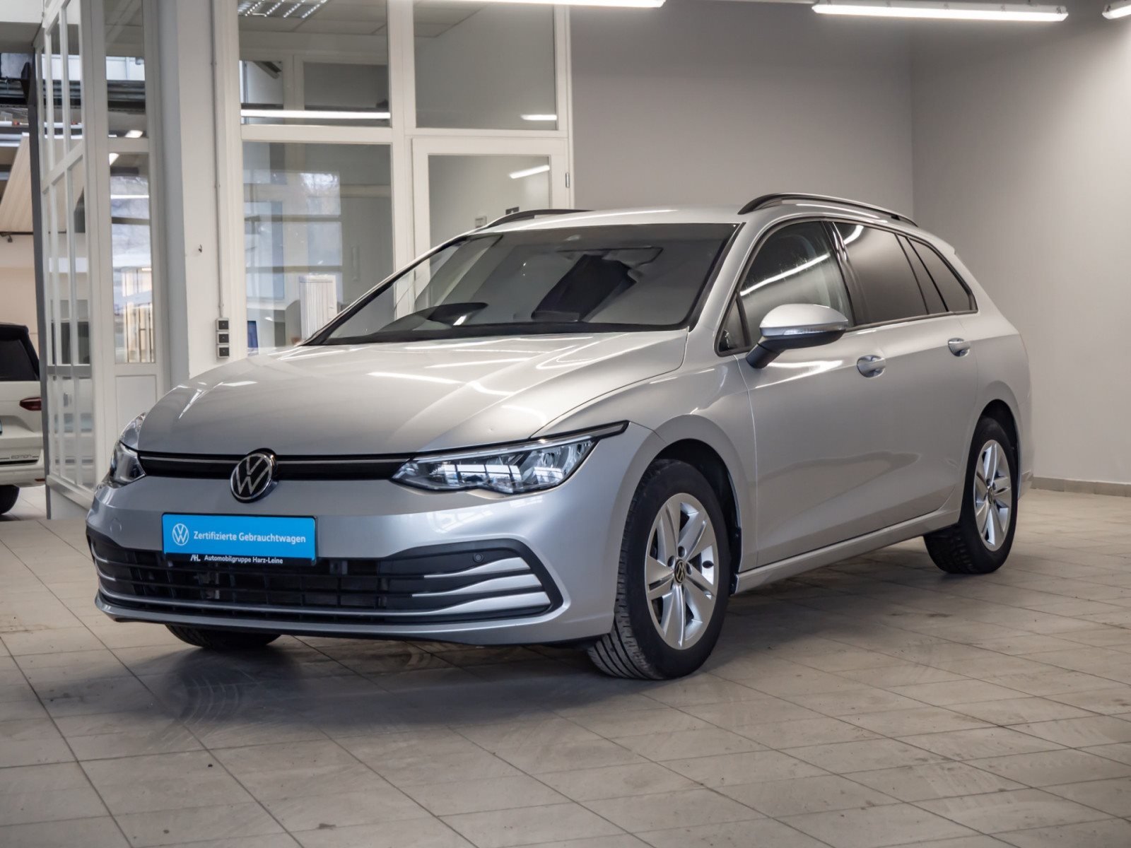 Golf VIII Variant LIFE TSI+ALU 16+AHK+ERGO SITZ+STANDHEIZUNG+TRAVEL ASSIST+NAVI