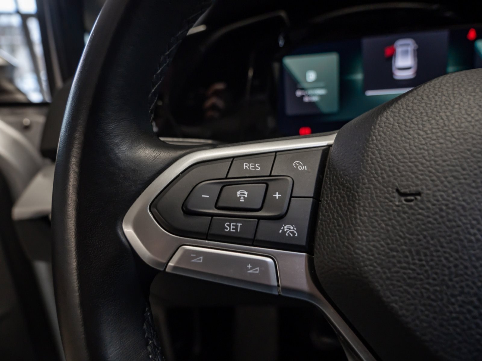 Golf VIII Variant LIFE TSI+ALU 16+AHK+ERGO SITZ+STANDHEIZUNG+TRAVEL ASSIST+NAVI