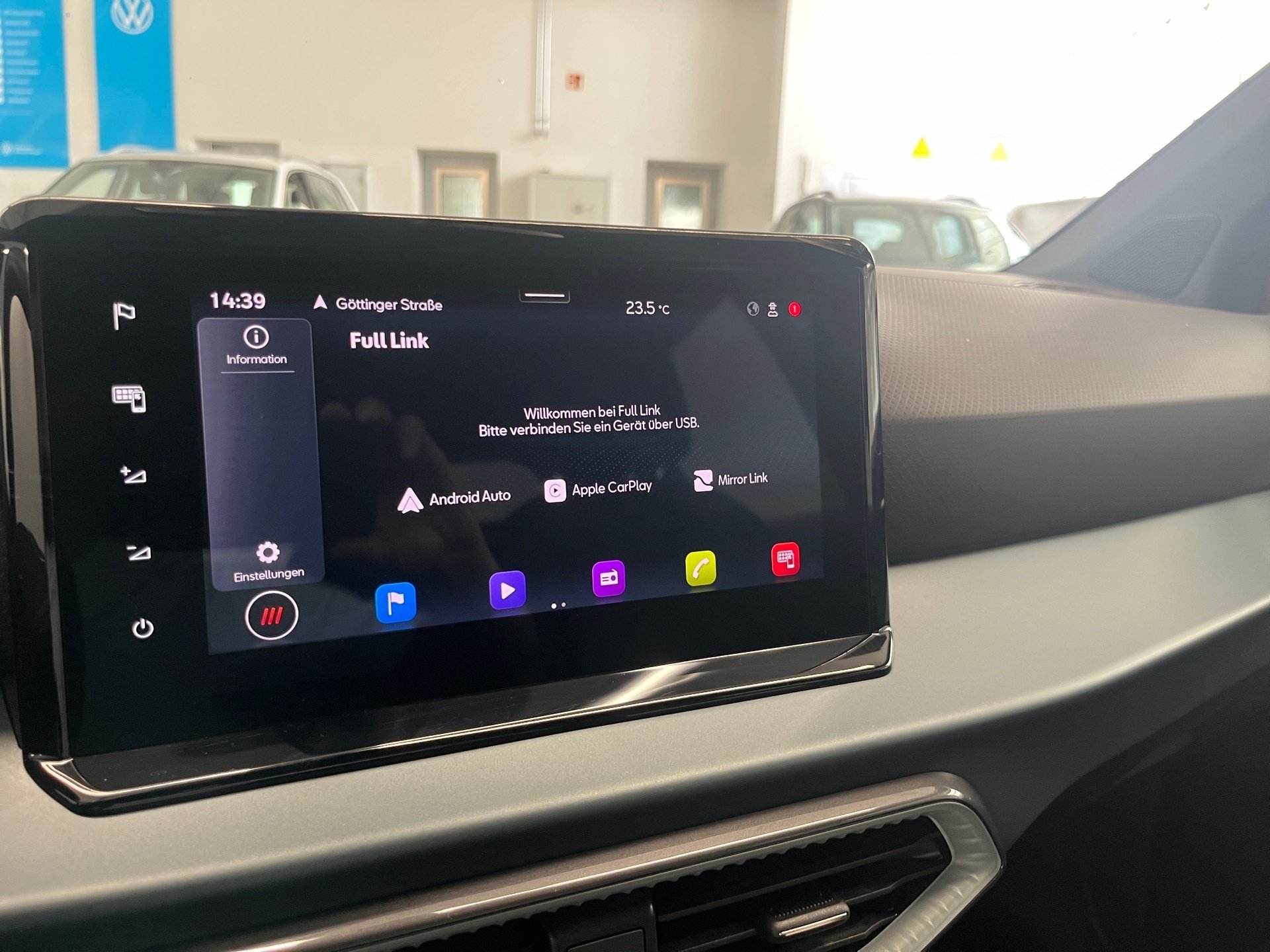 Arona XPERIENCE TSI+ALU 17+RÜCKFAHRKAMERA+NAVI+LED+ACC+PARK ASSIST+FULL LINK